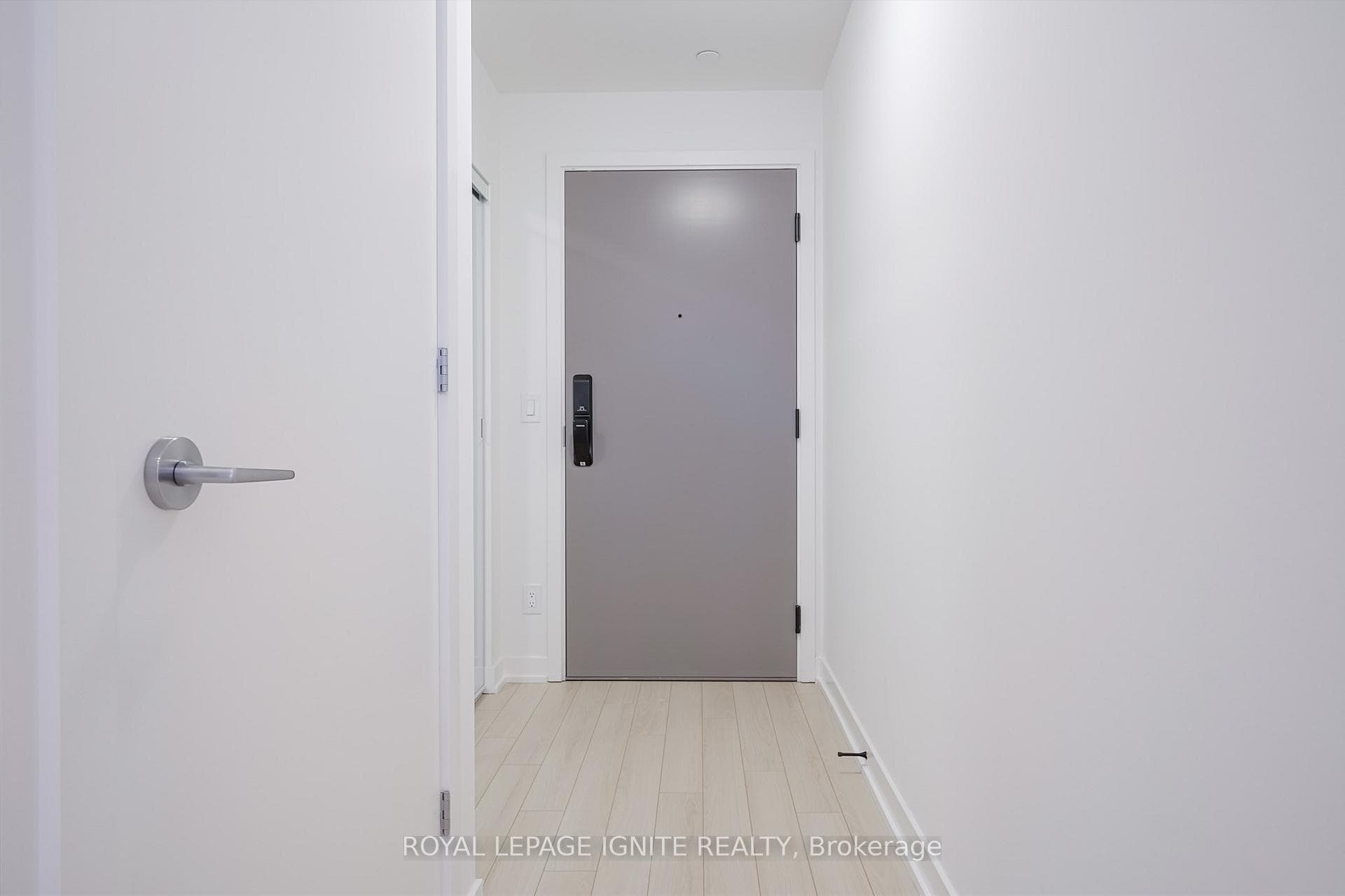 3071 Trafalgar Road Unit 801 photo 20