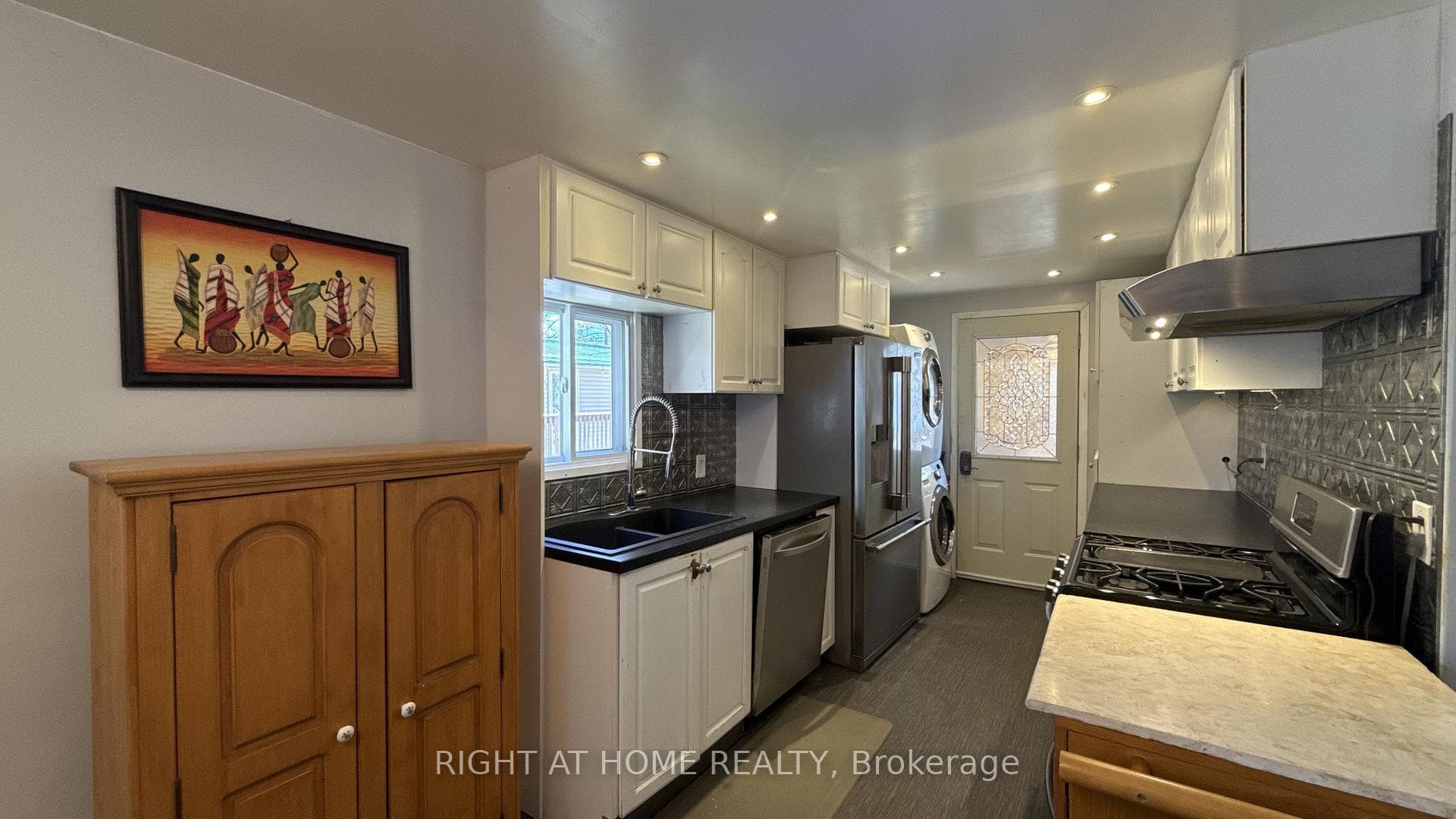 6 ROWAN Road photo 4