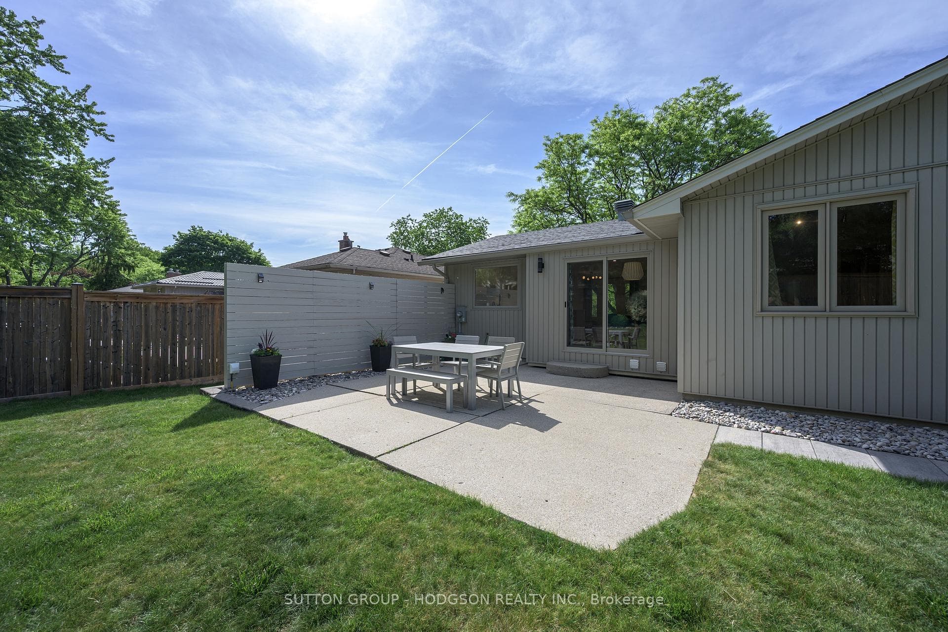 993 Woodhaven Road photo 5