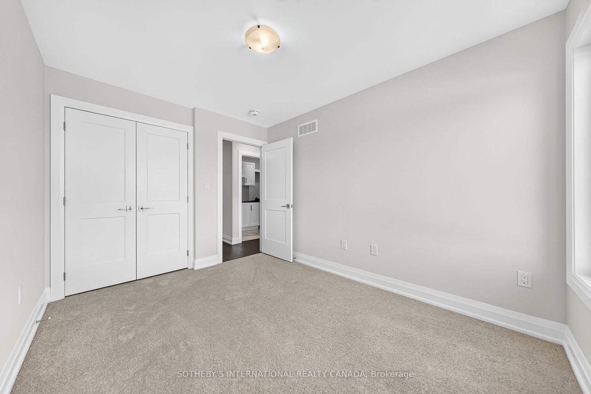 675 Victoria Road Unit 14 photo 20