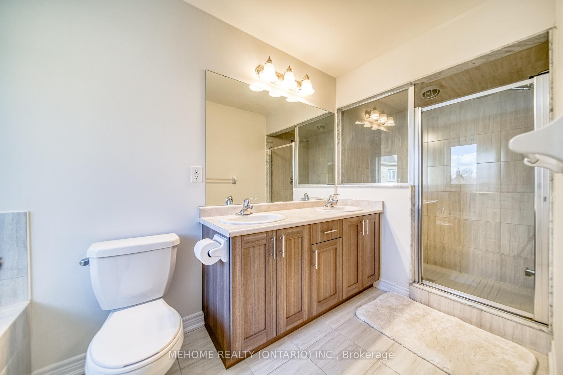 114 Chayna Crescent photo 21