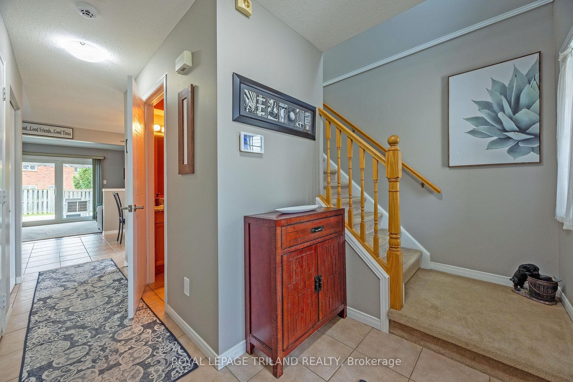 875 Fieldgate Circle photo 2