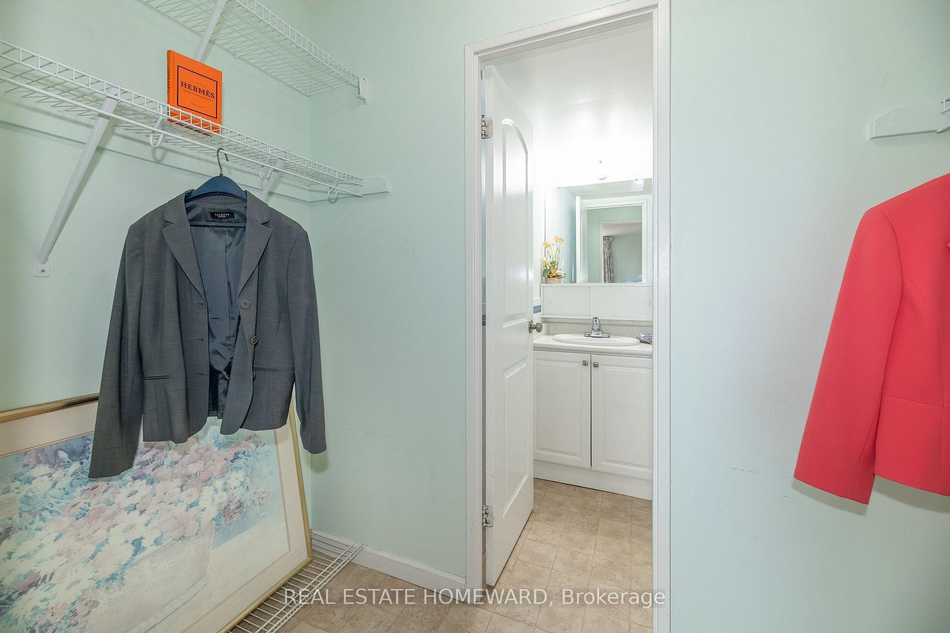 Walk-in Closet