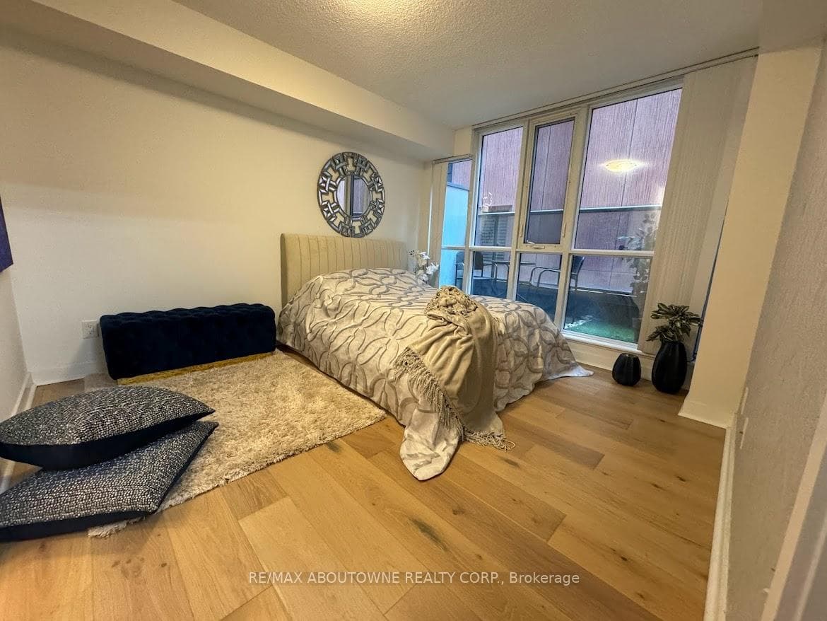 295 Adelaide Street Unit 217 photo 7