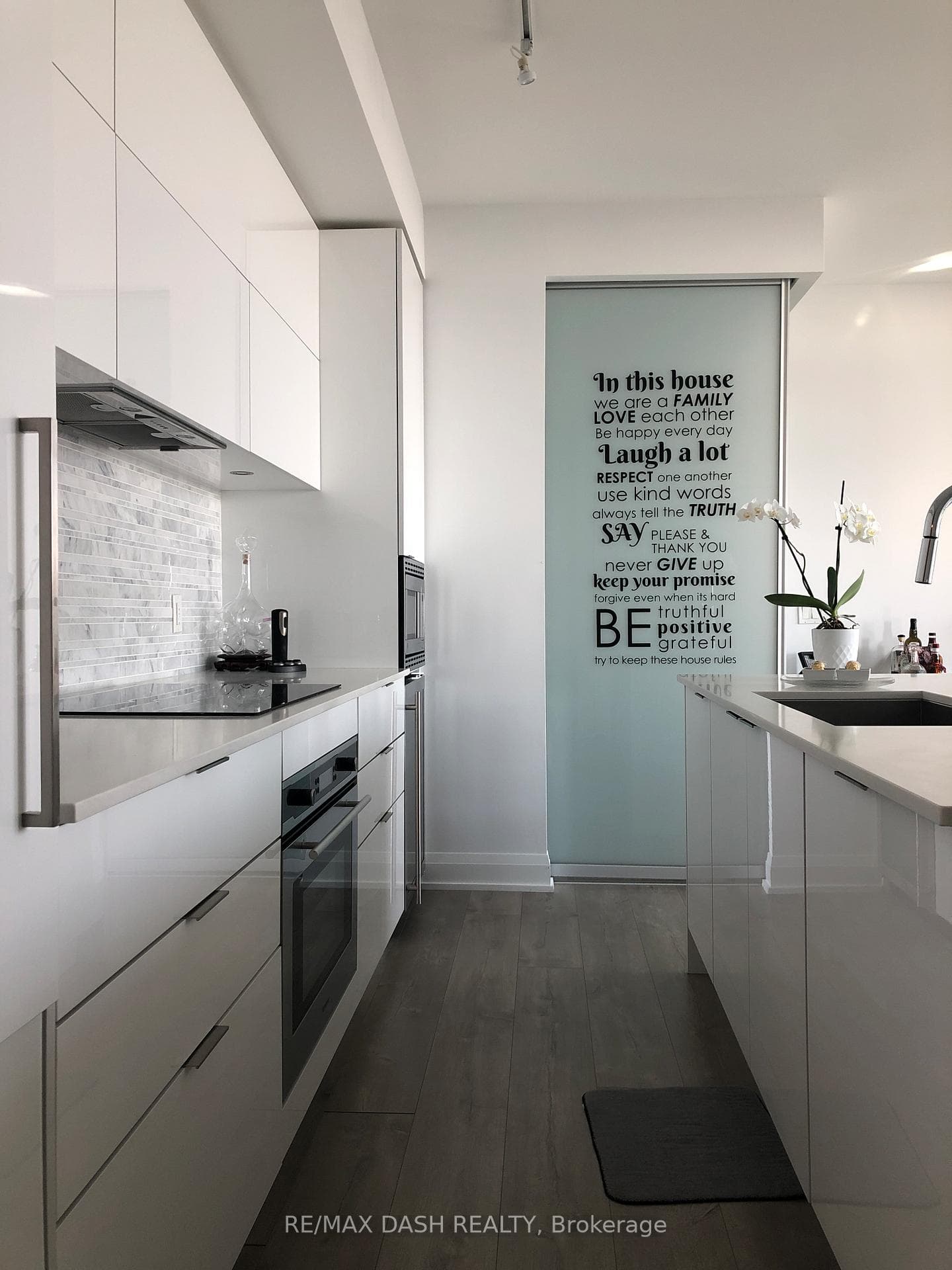 110 Marine Parade Drive Unit 204 photo 17