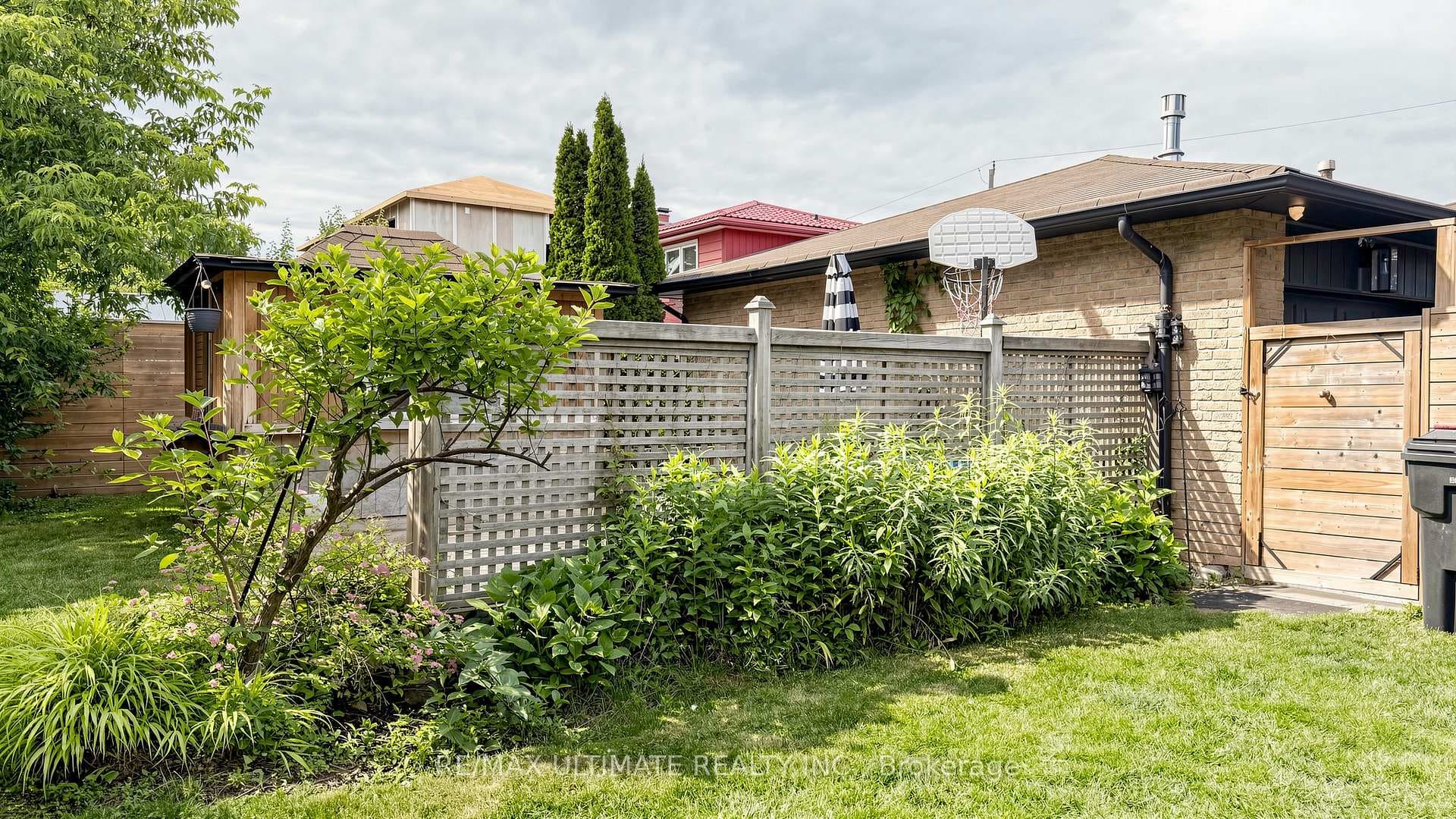 112 Coronation Drive photo 45