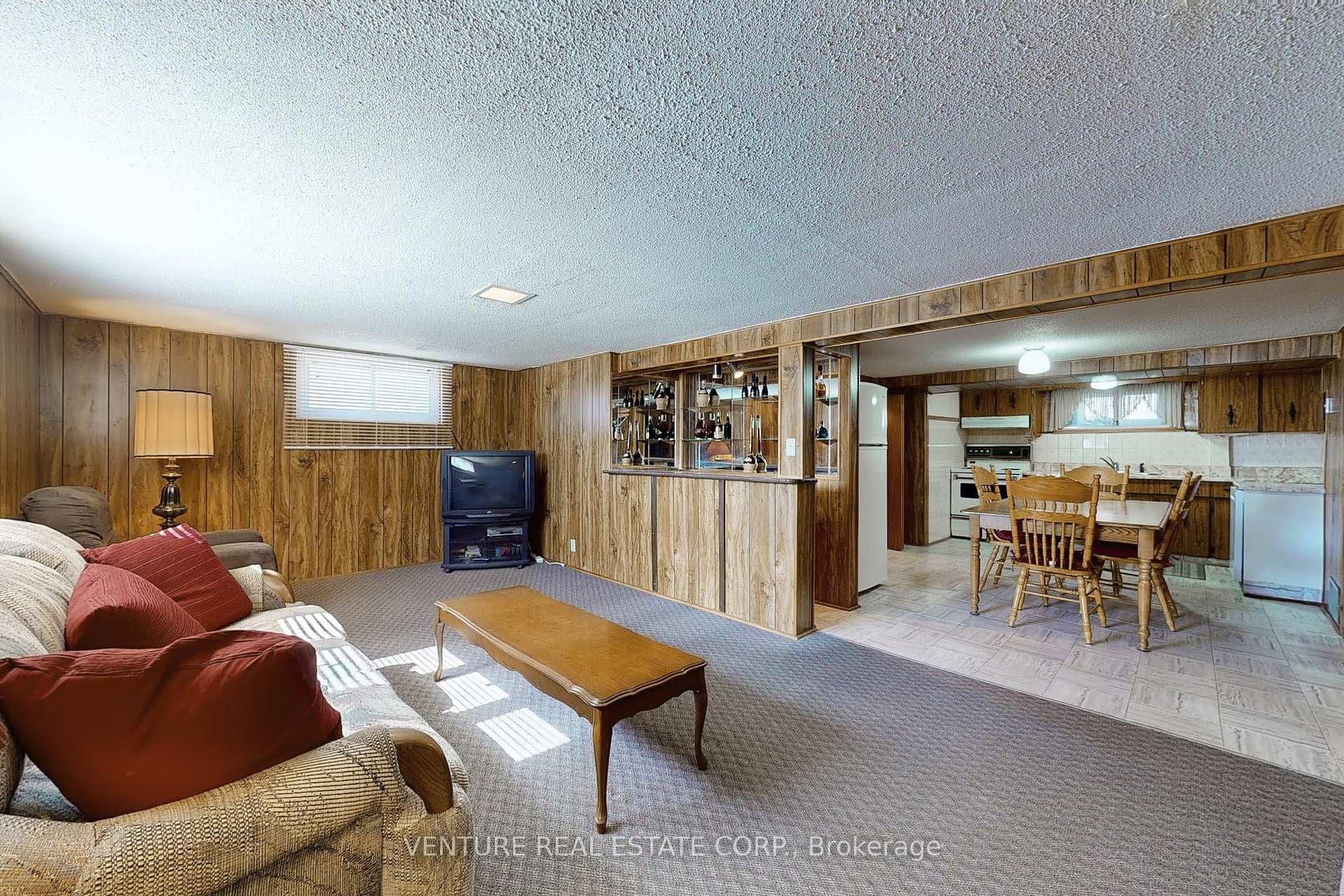 118 Winston Park Boulevard photo 32