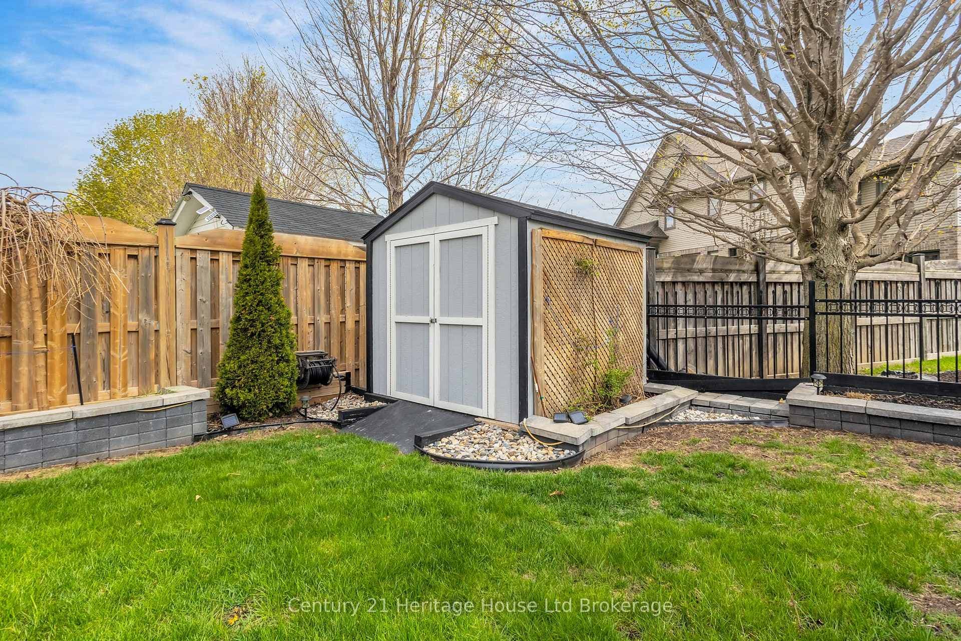 832 Halifax Road photo 36