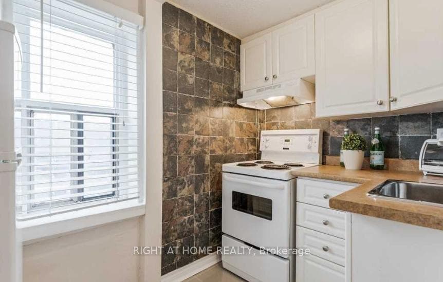 27 Hamilton Street Unit 301 photo 11