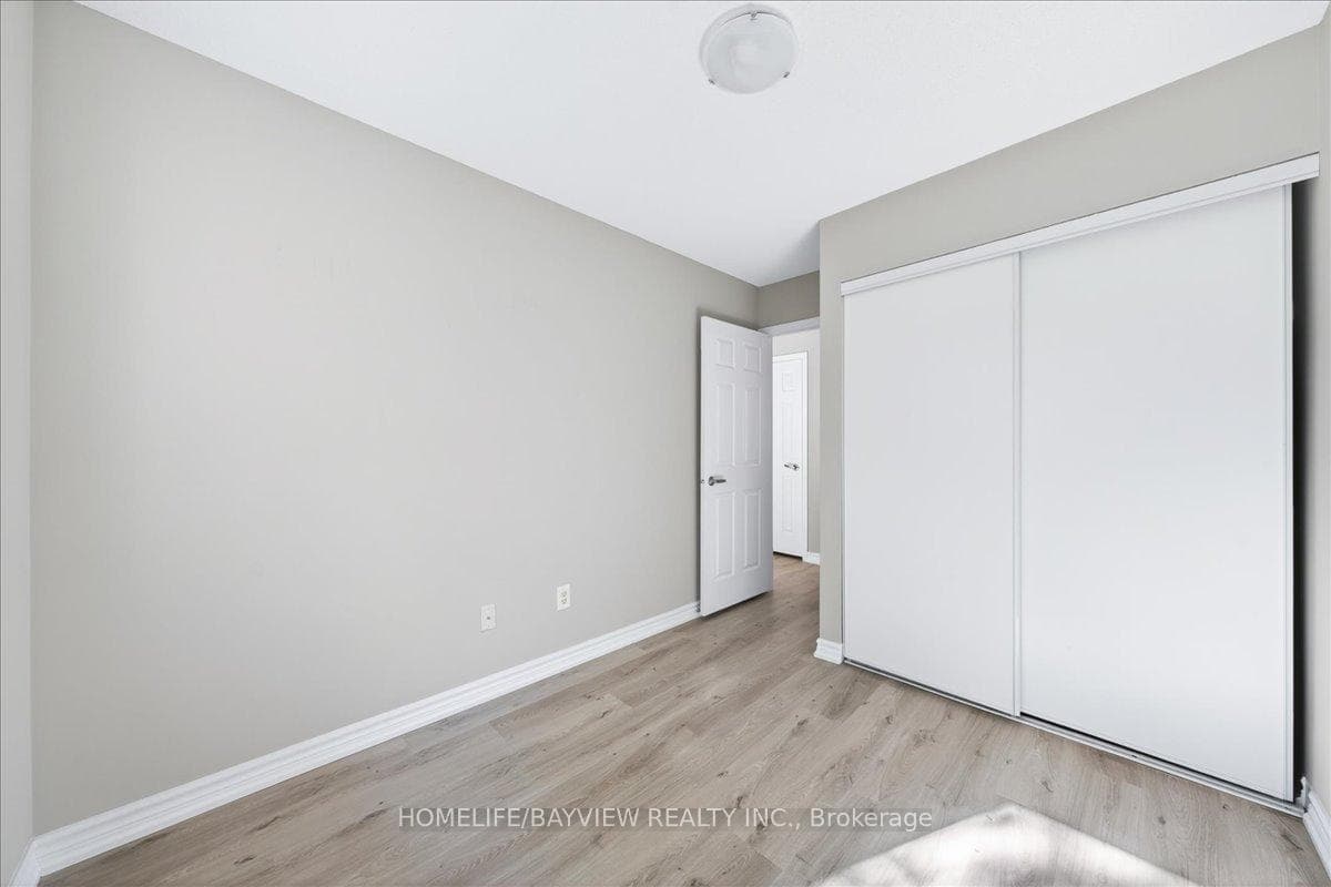 52 Hawthorne Crescent photo 26