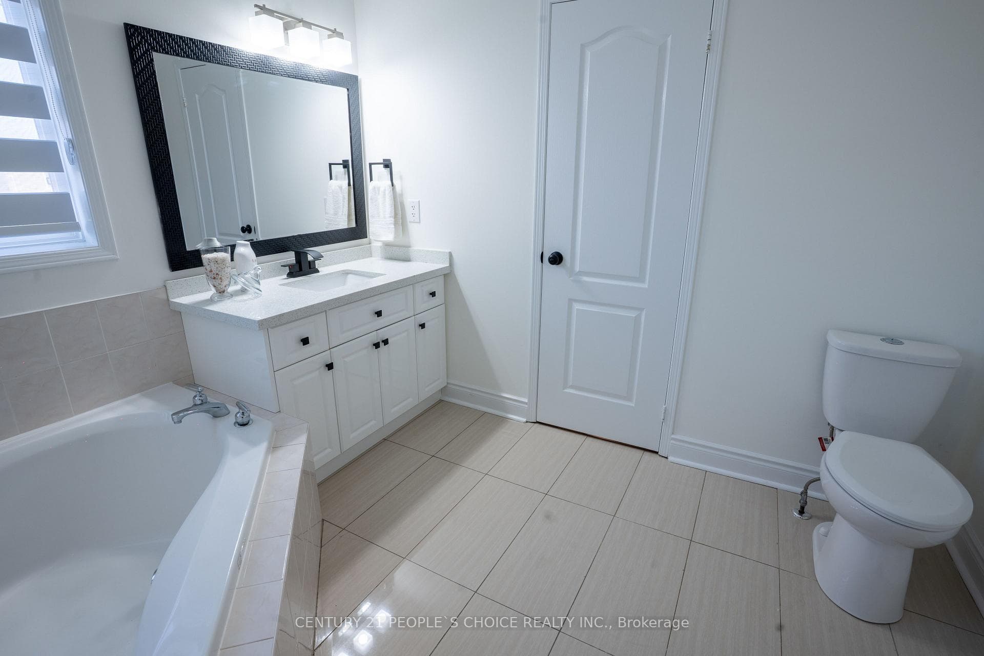 111 Brisdale Drive photo 28