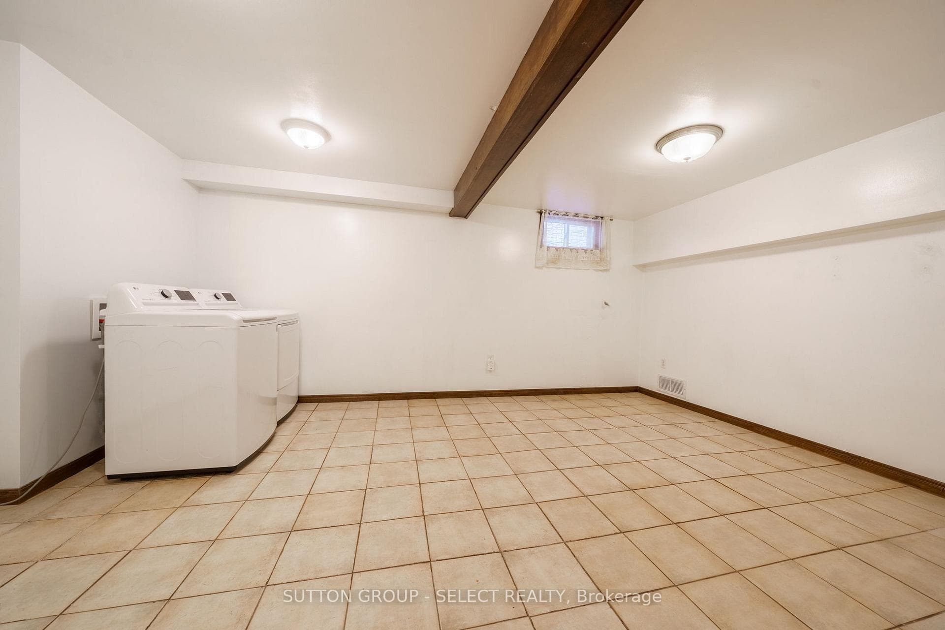 1839 Aldersbrook Road photo 29