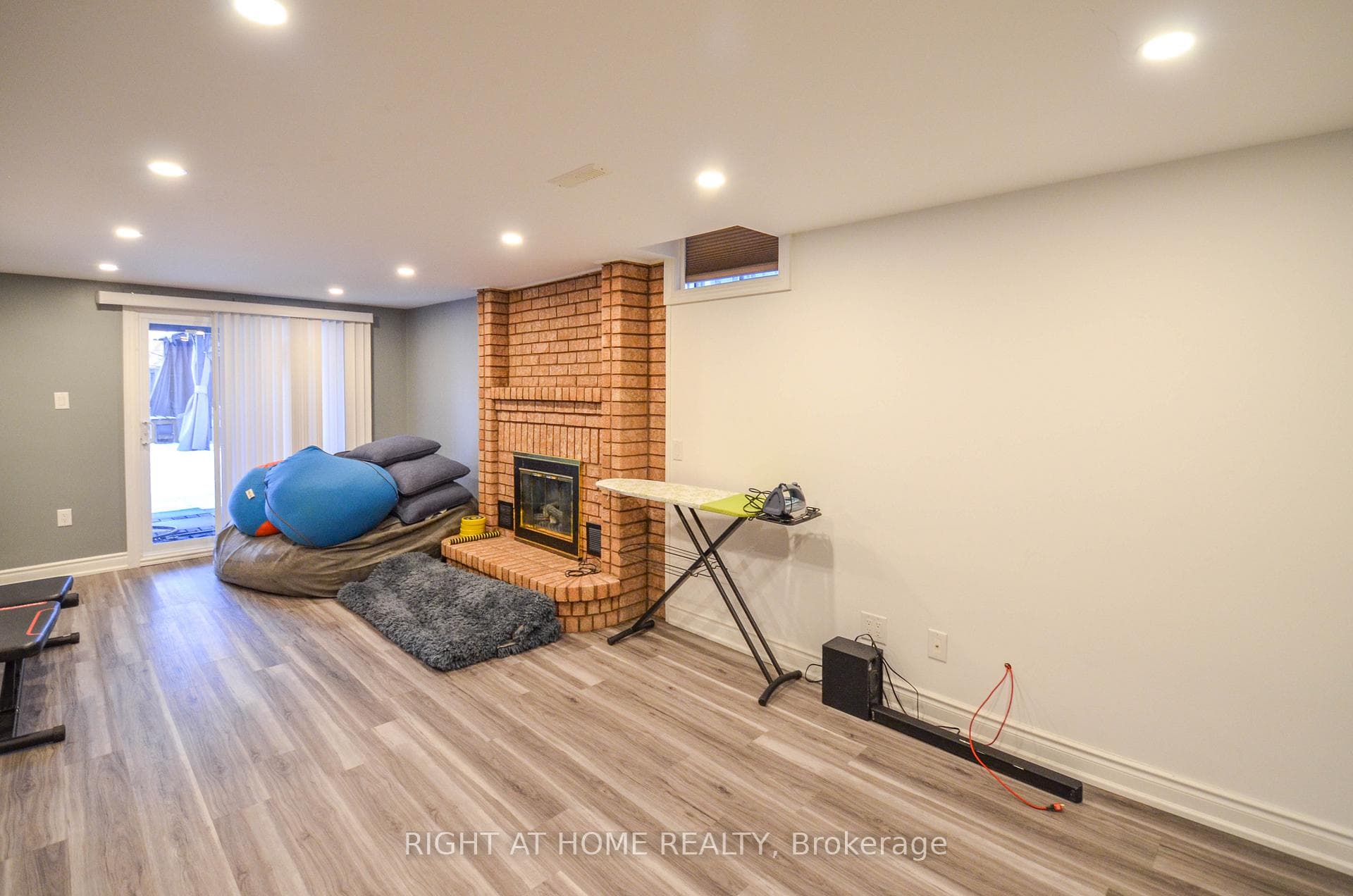 19 Willowbrook Drive photo 15