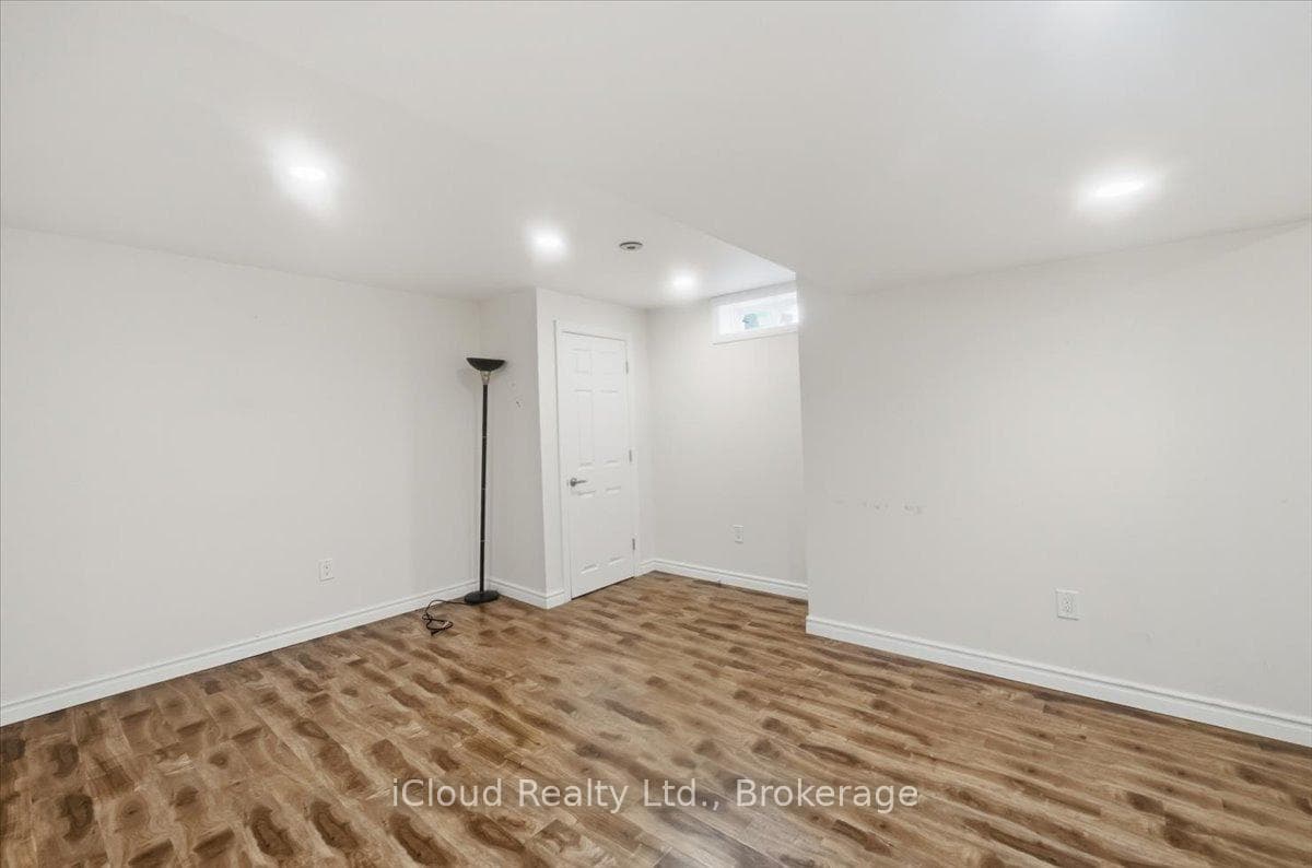 270 Whetham Heights photo 43