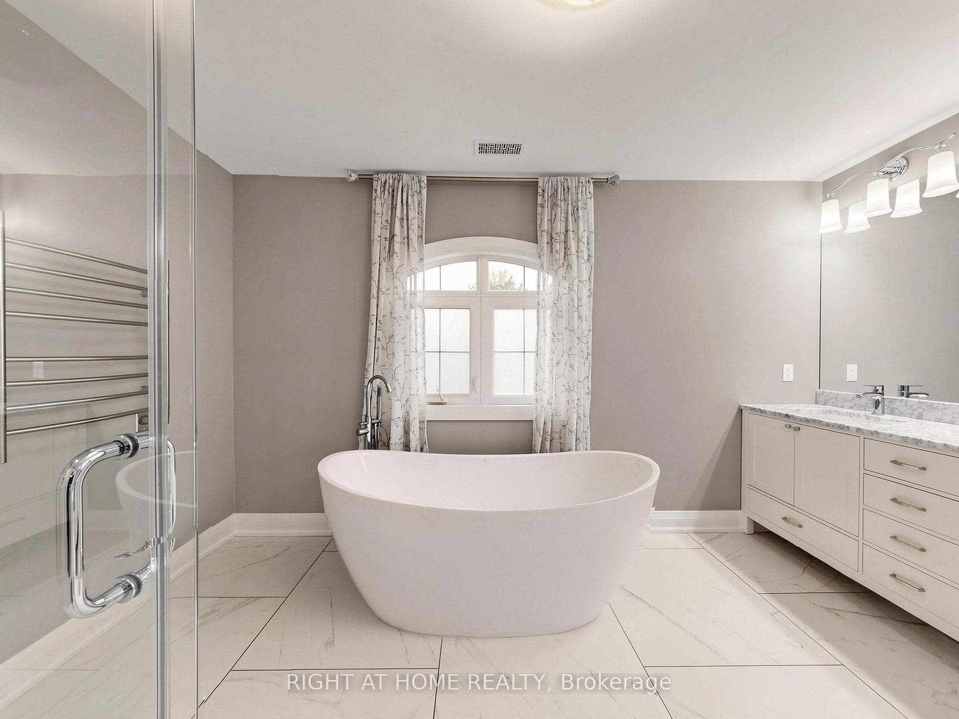67 Bonnyview Drive photo 21