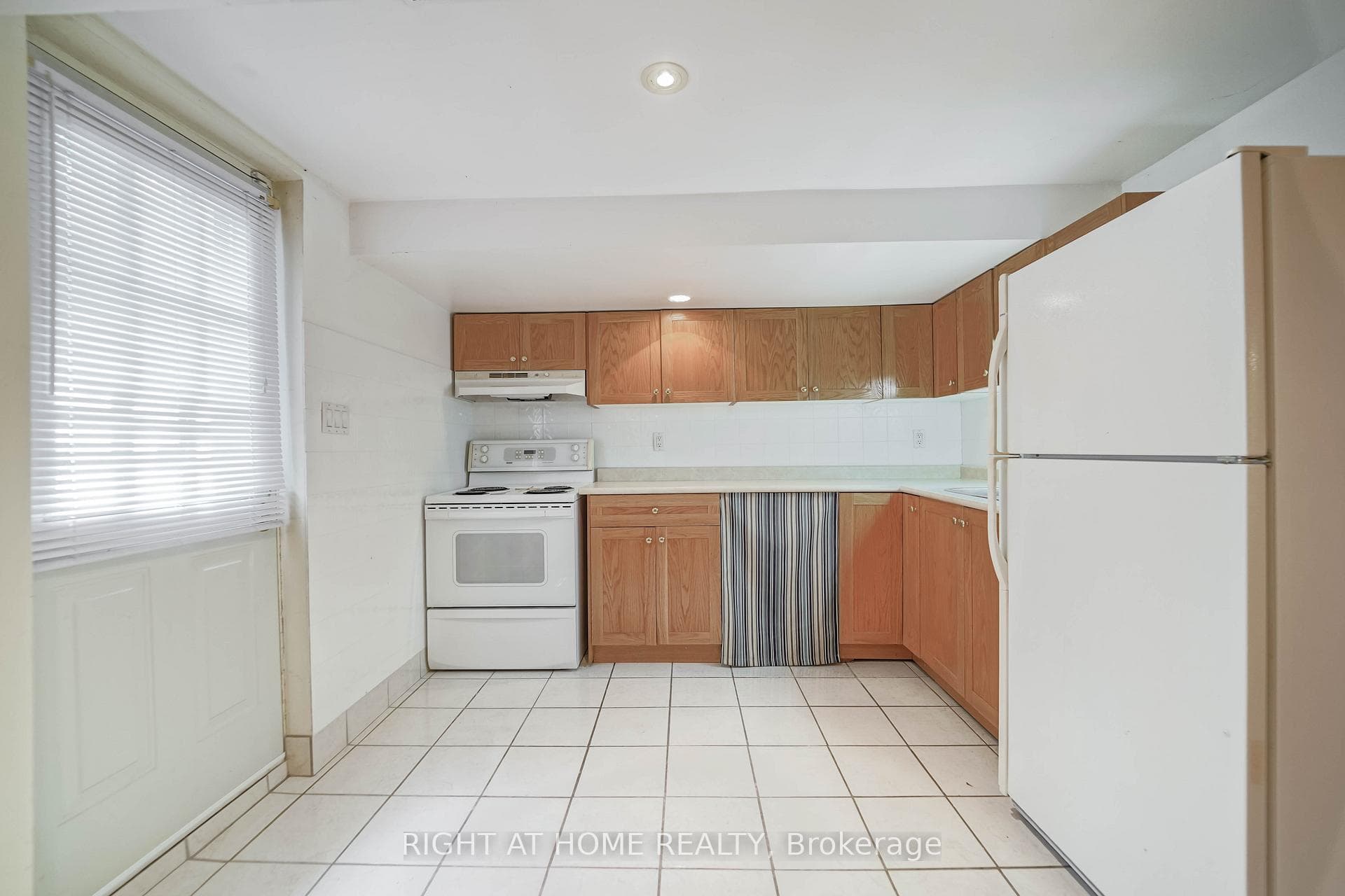 2 Lapworth Crescent photo 32