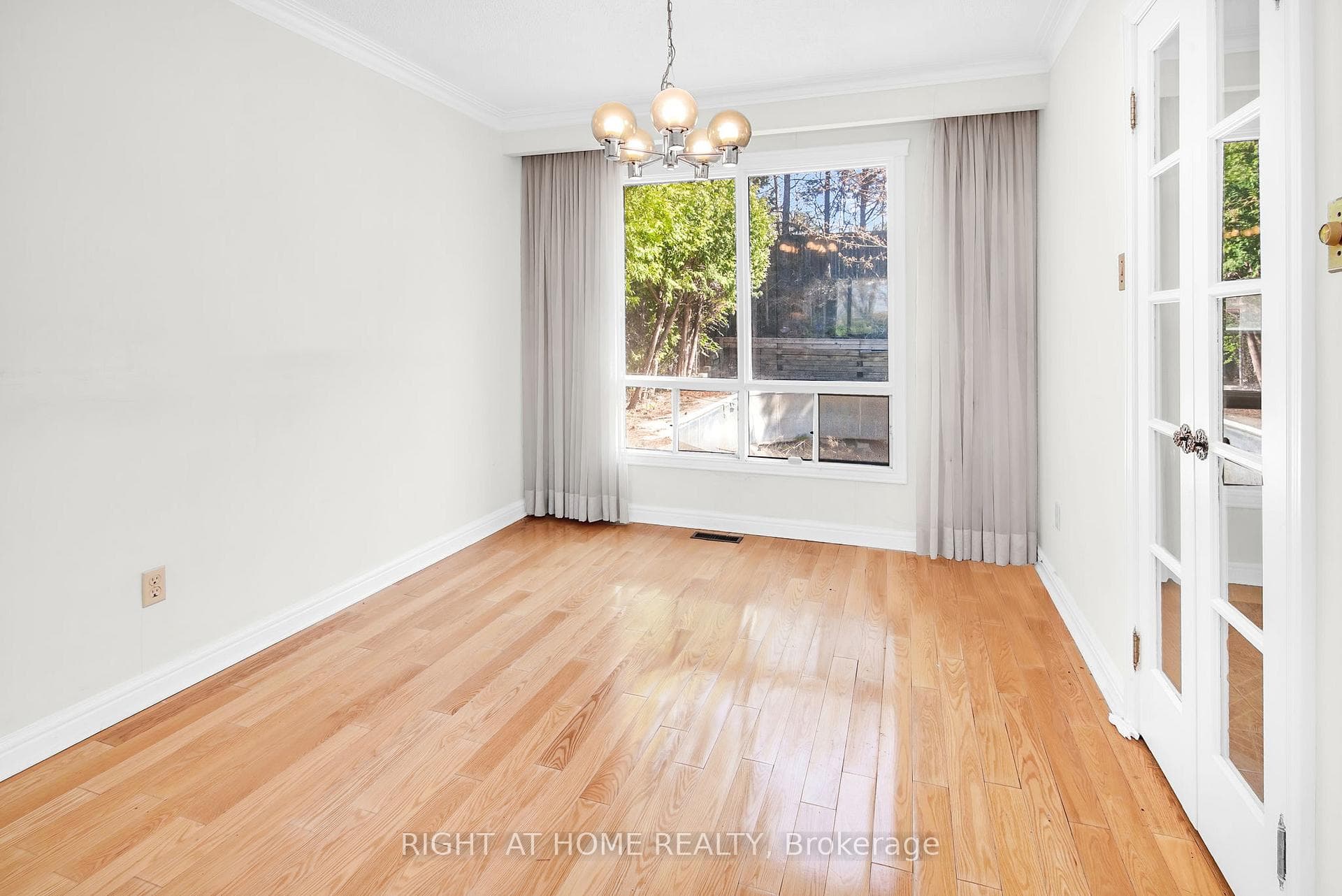 36 Barkwood Crescent photo 8