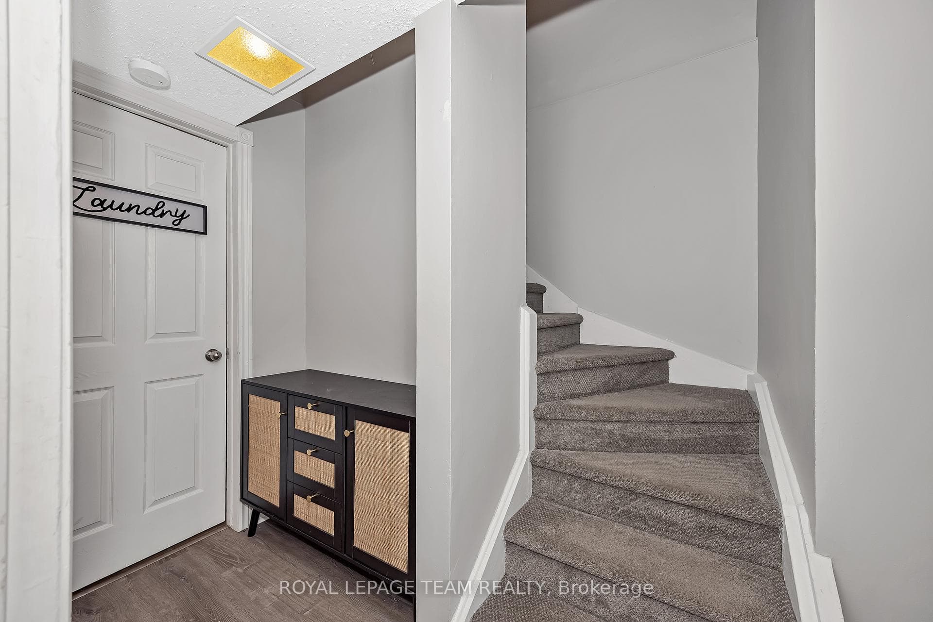 276 Dalehurst Drive Unit C photo 25