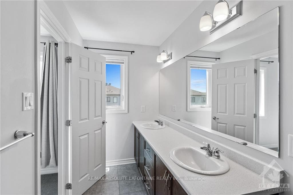 683 ROUNCEY Road photo 17