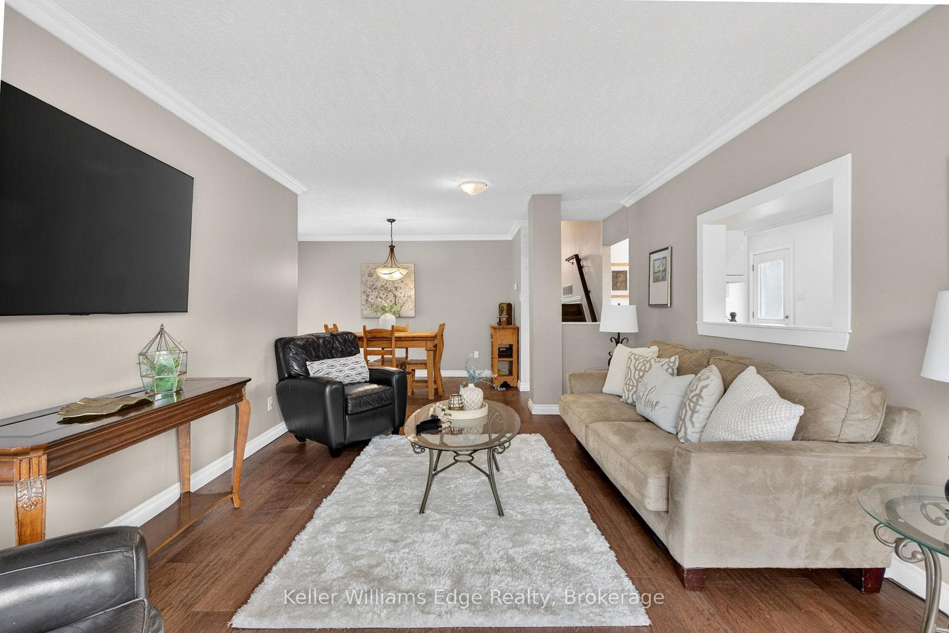 2471 Malcolm Crescent photo 14