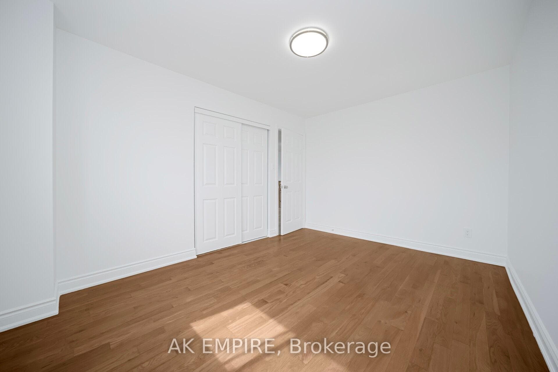 92 Whitehaven Drive photo 29