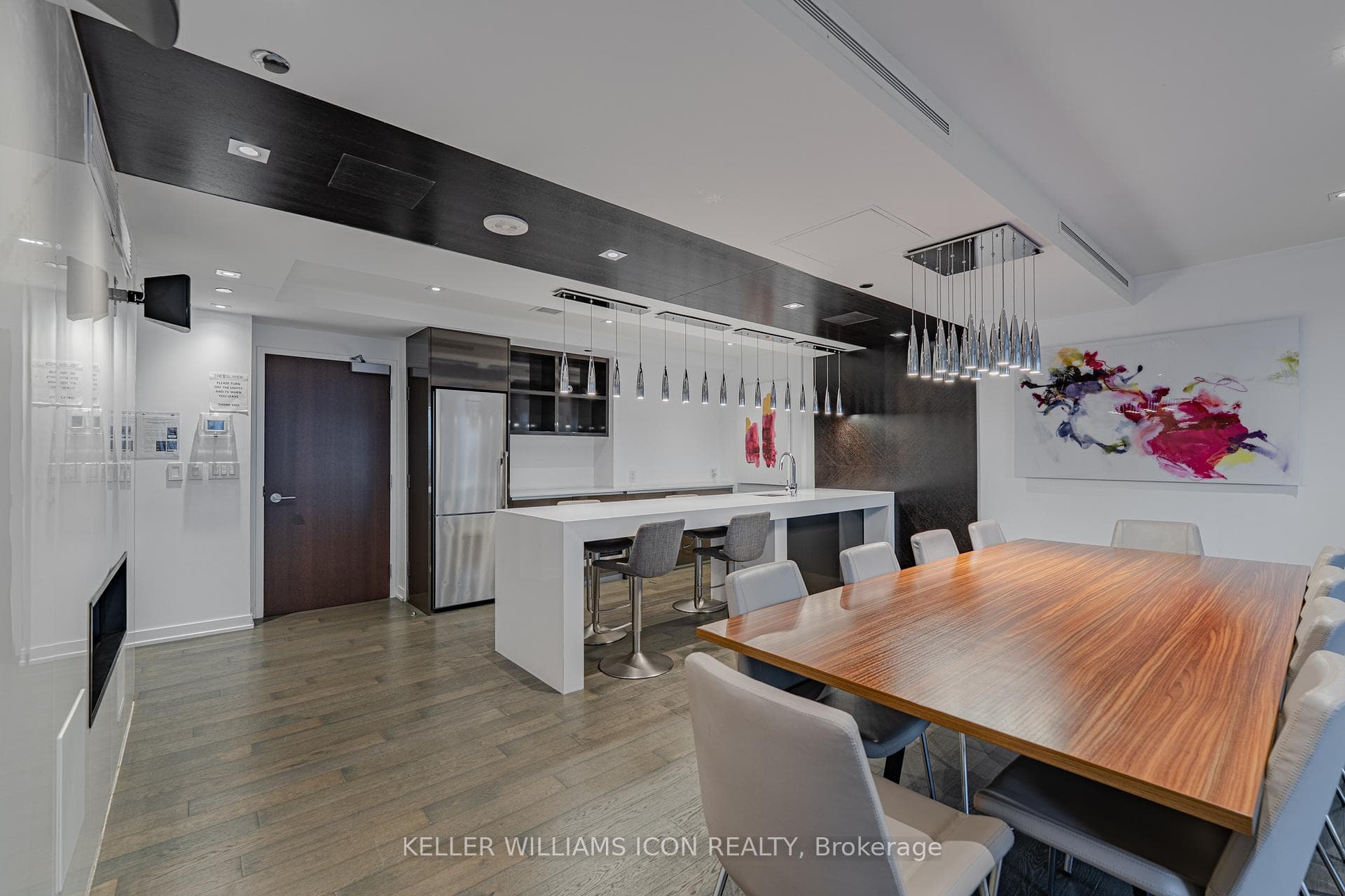 199 Slater Street Unit 2015 photo 36