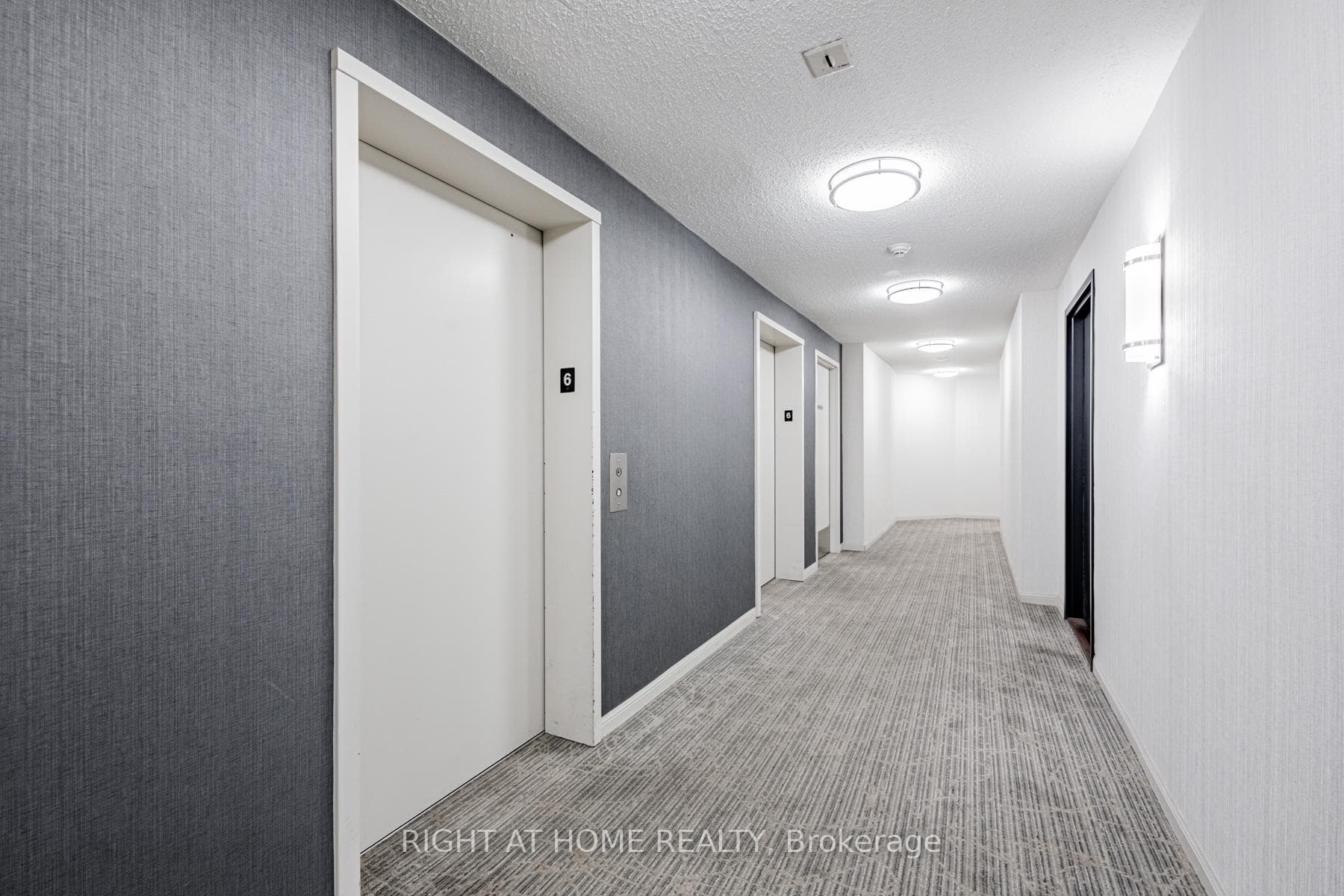 5940 Yonge St. Street Unit 607 photo 3