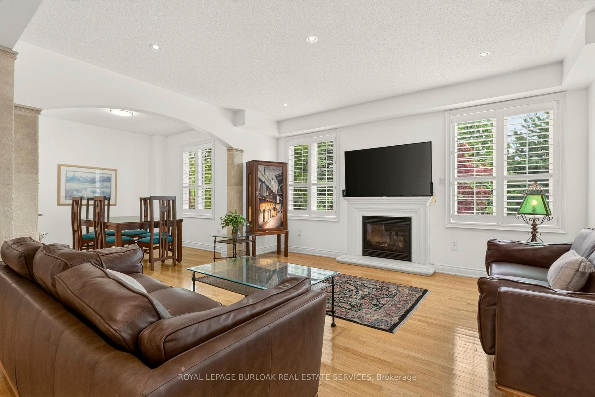 215 Burloak Drive photo 14