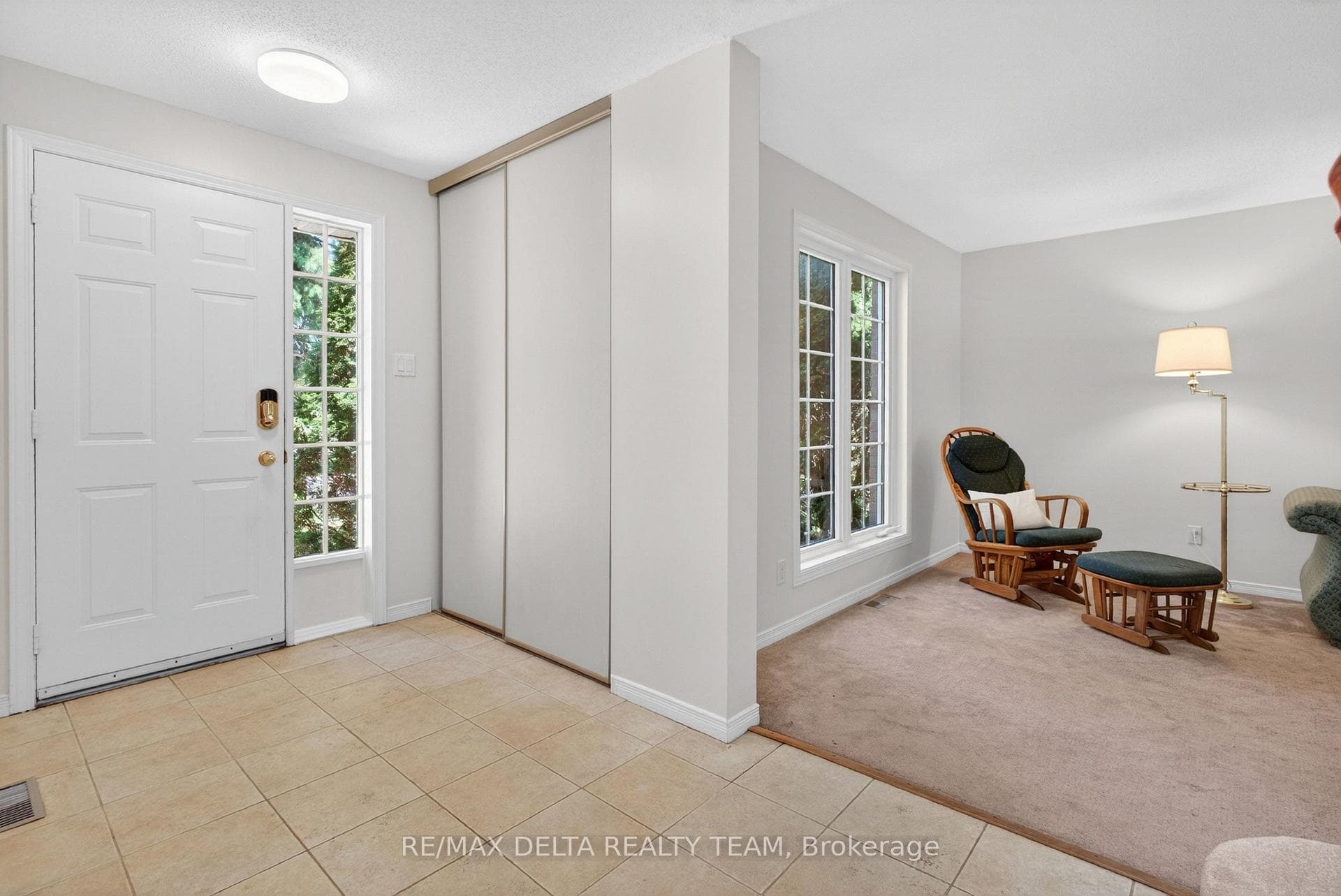 664 Thicket Way photo 8