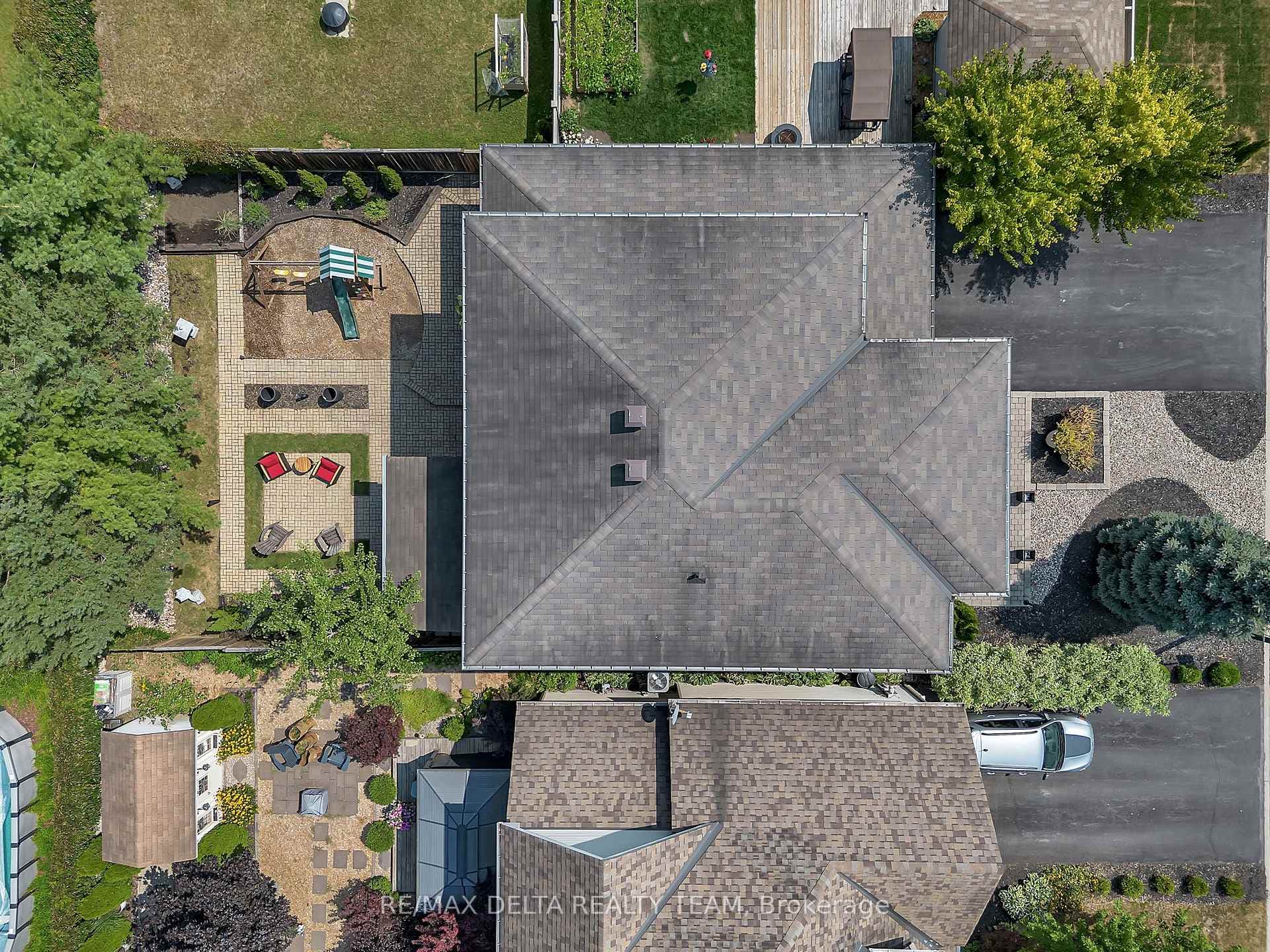 548 Emerald Street photo 44