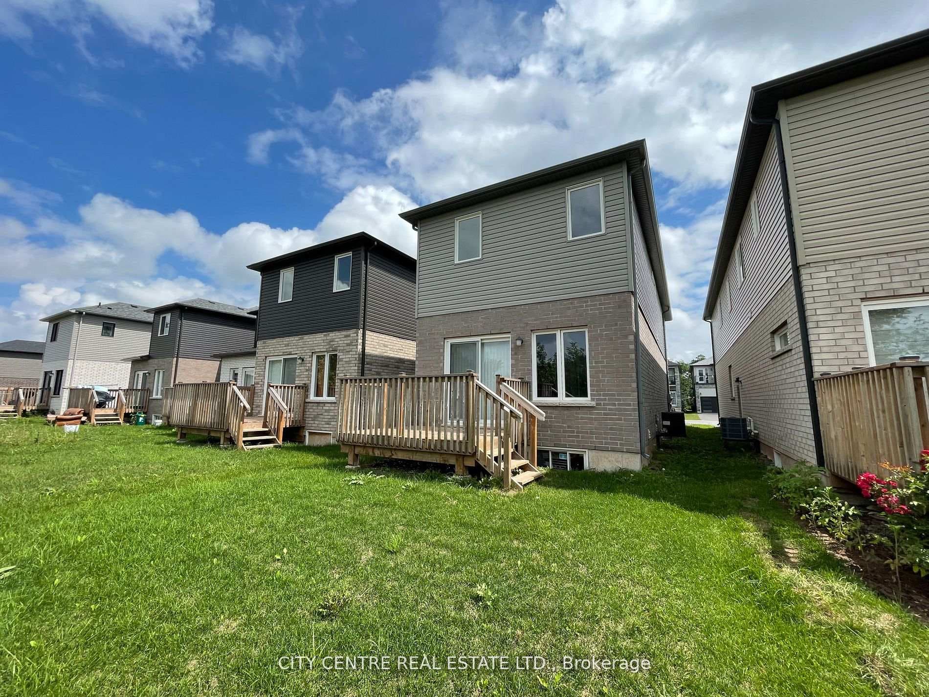 308 Louise Street photo 39