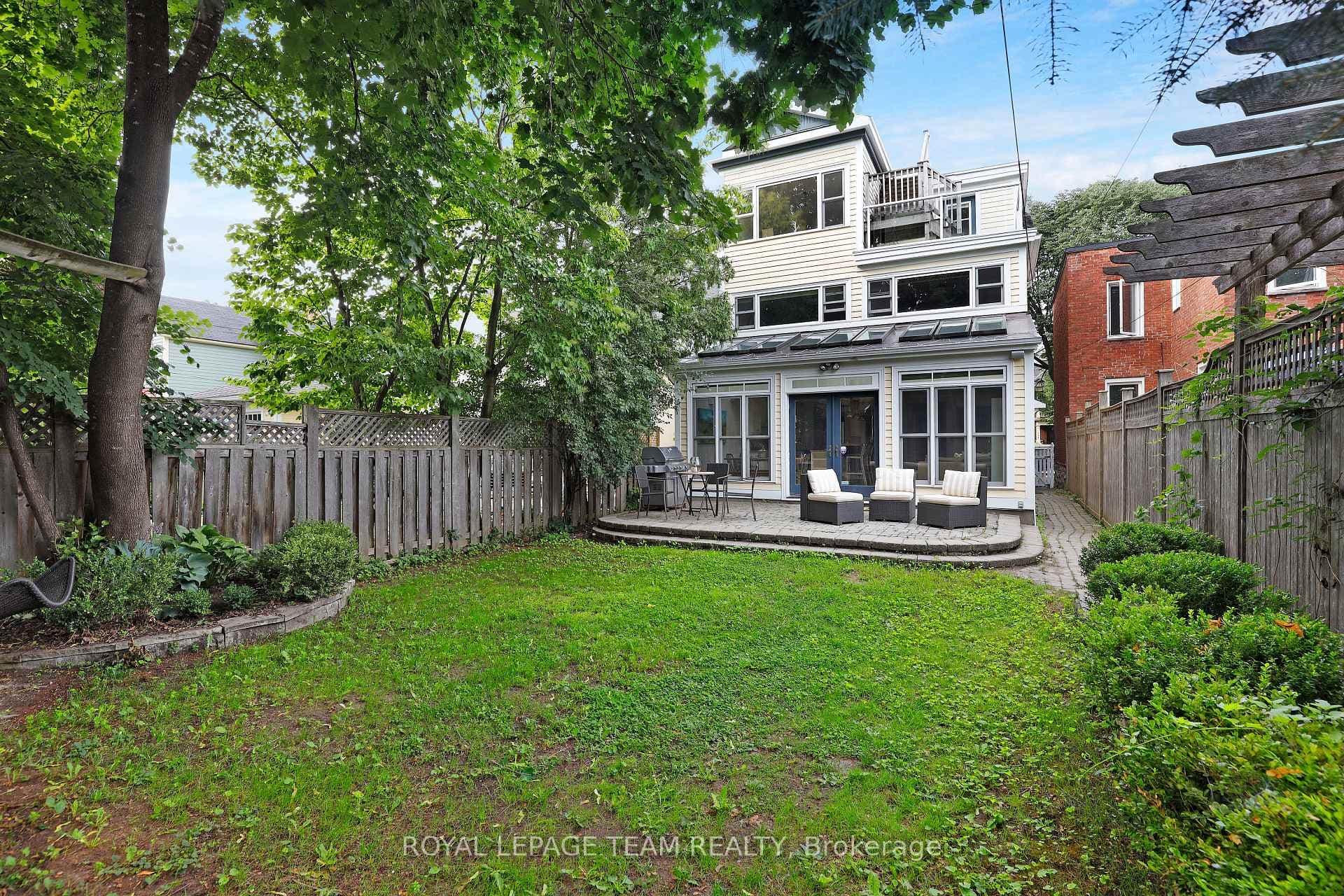 108 Stanley Avenue photo 43