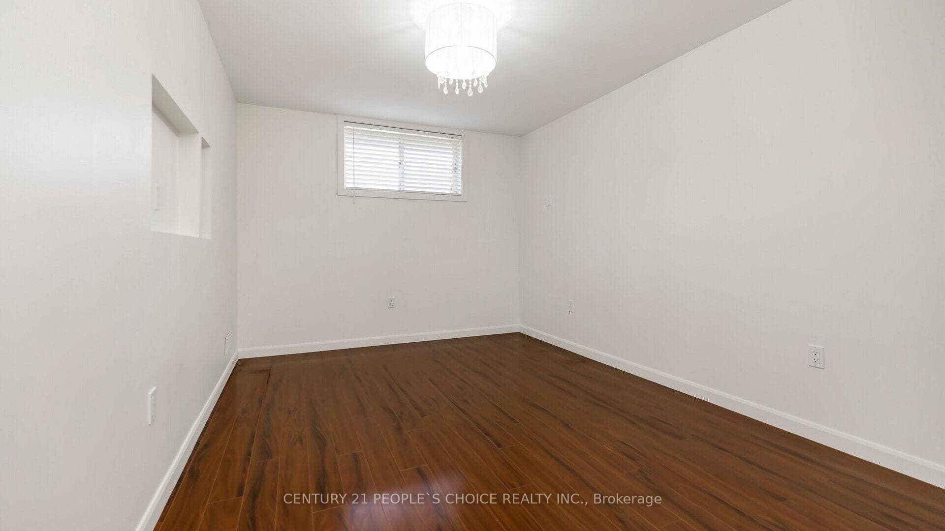 1883 Balsam Avenue Unit Bsmt photo 18