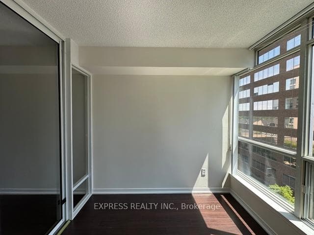 942 Yonge Street Unit 715 photo 10