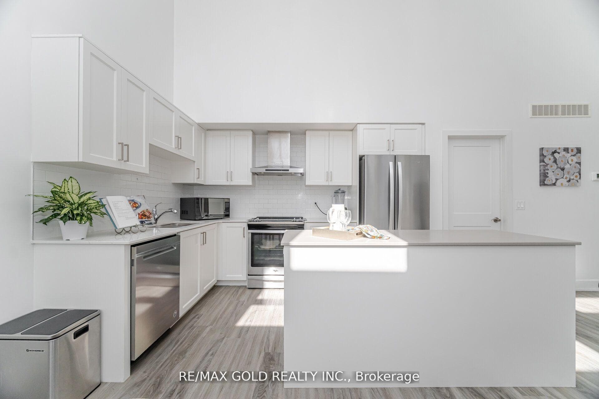 110 Fergus Avenue Unit 1 photo 14
