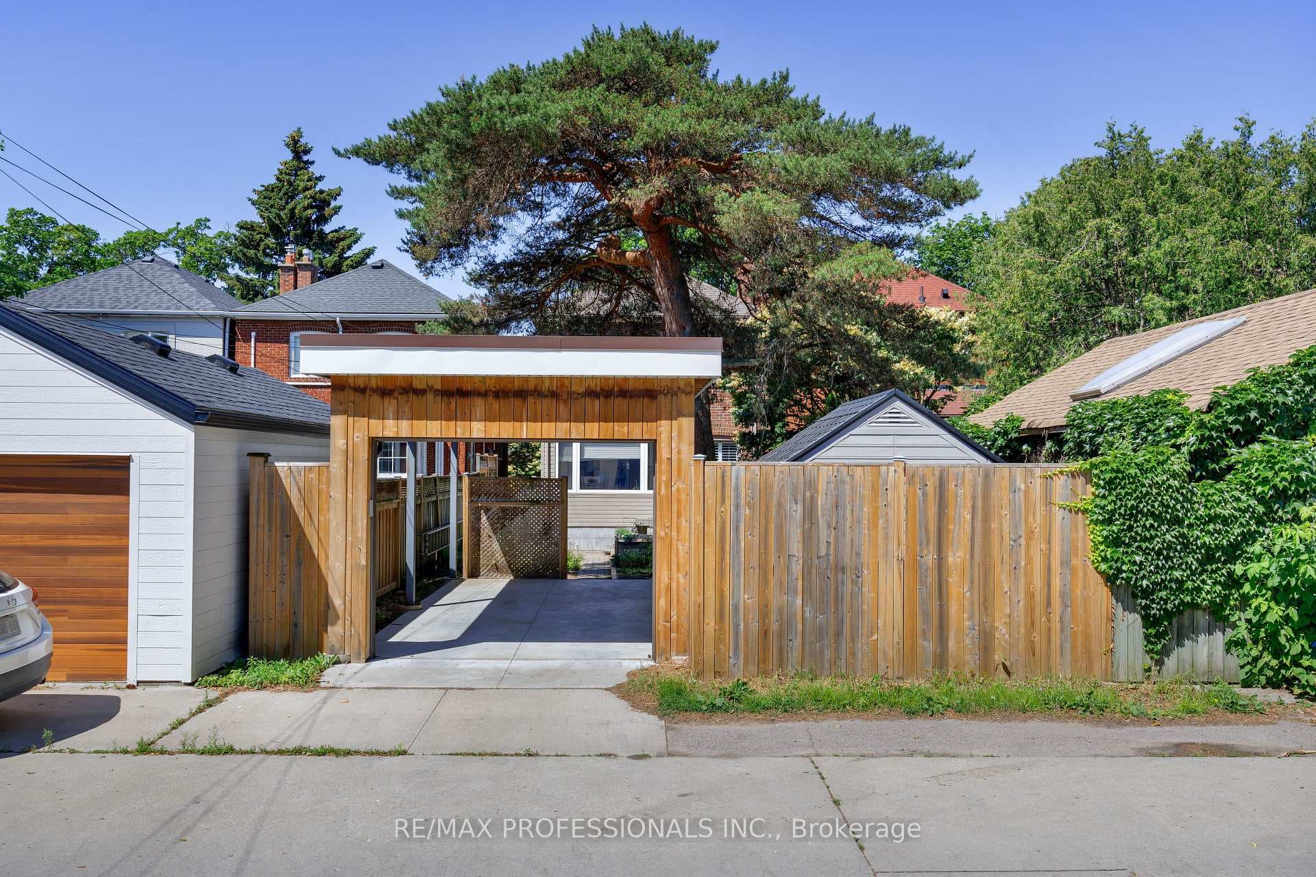 217 Humbercrest Boulevard photo 21