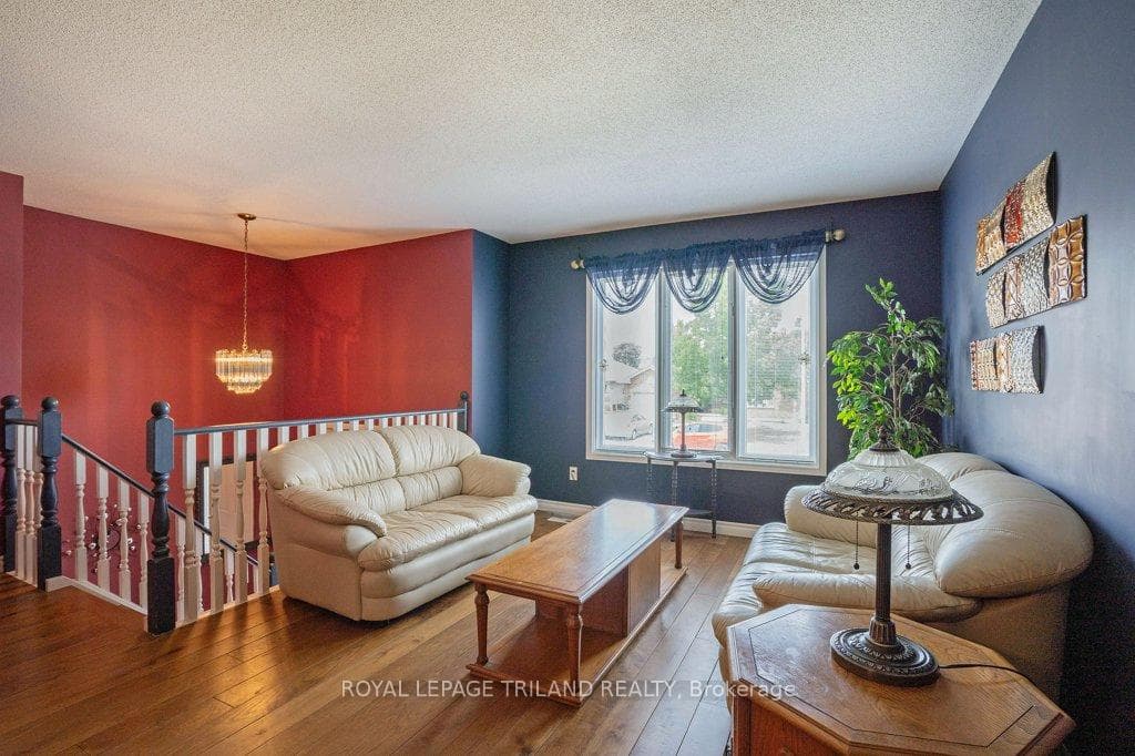 16 Mcgregor Court photo 3