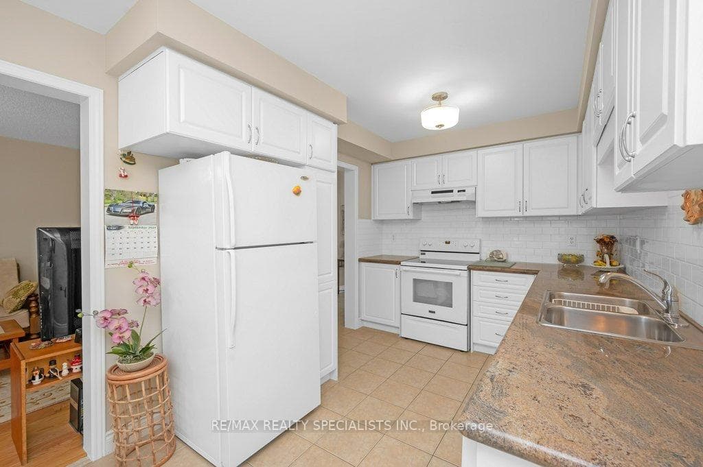 390 Duncan Lane photo 14