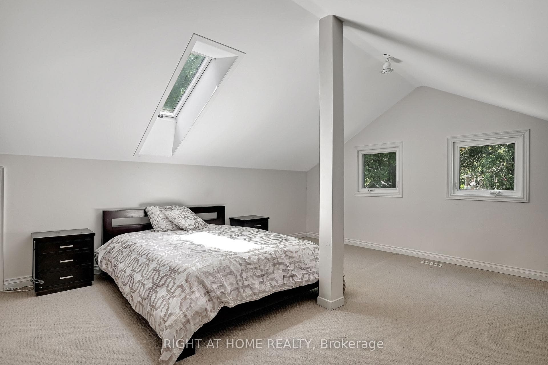 461 Lakeshore Road photo 37
