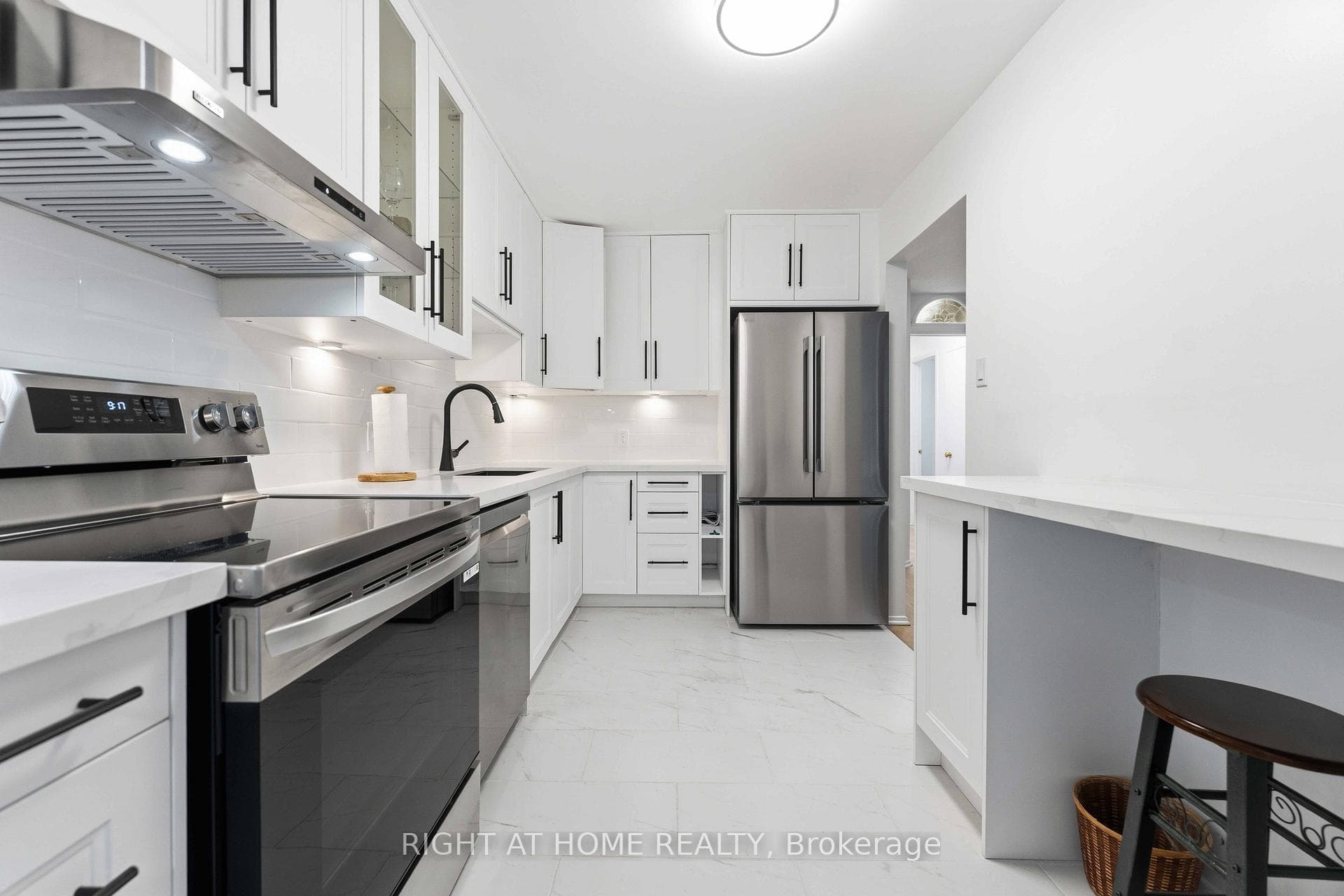 178 Presland Road photo 7
