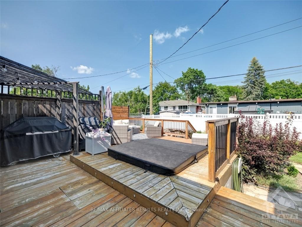 1247 MCWATTERS Road photo 25