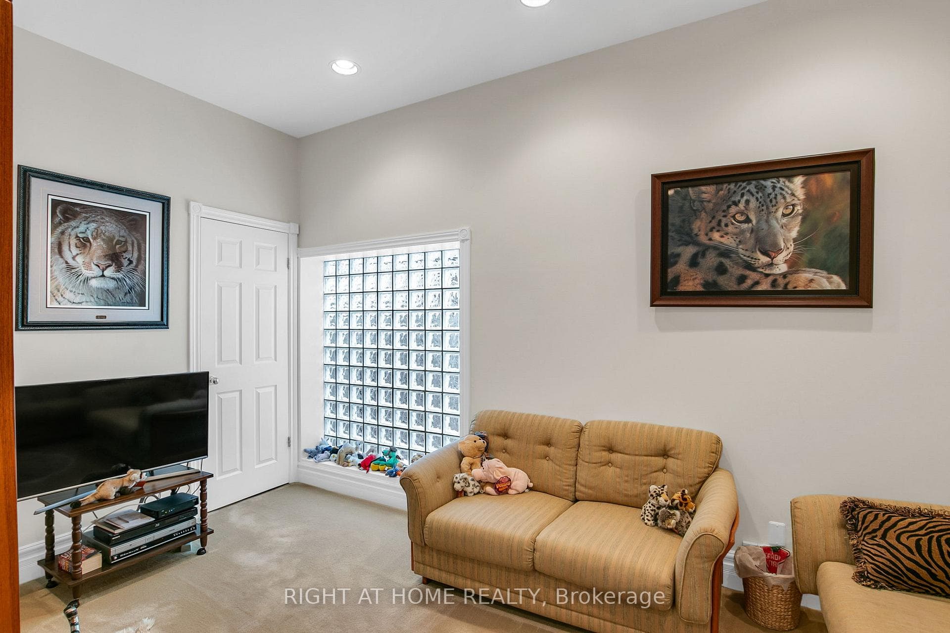 77 Ava Road photo 11