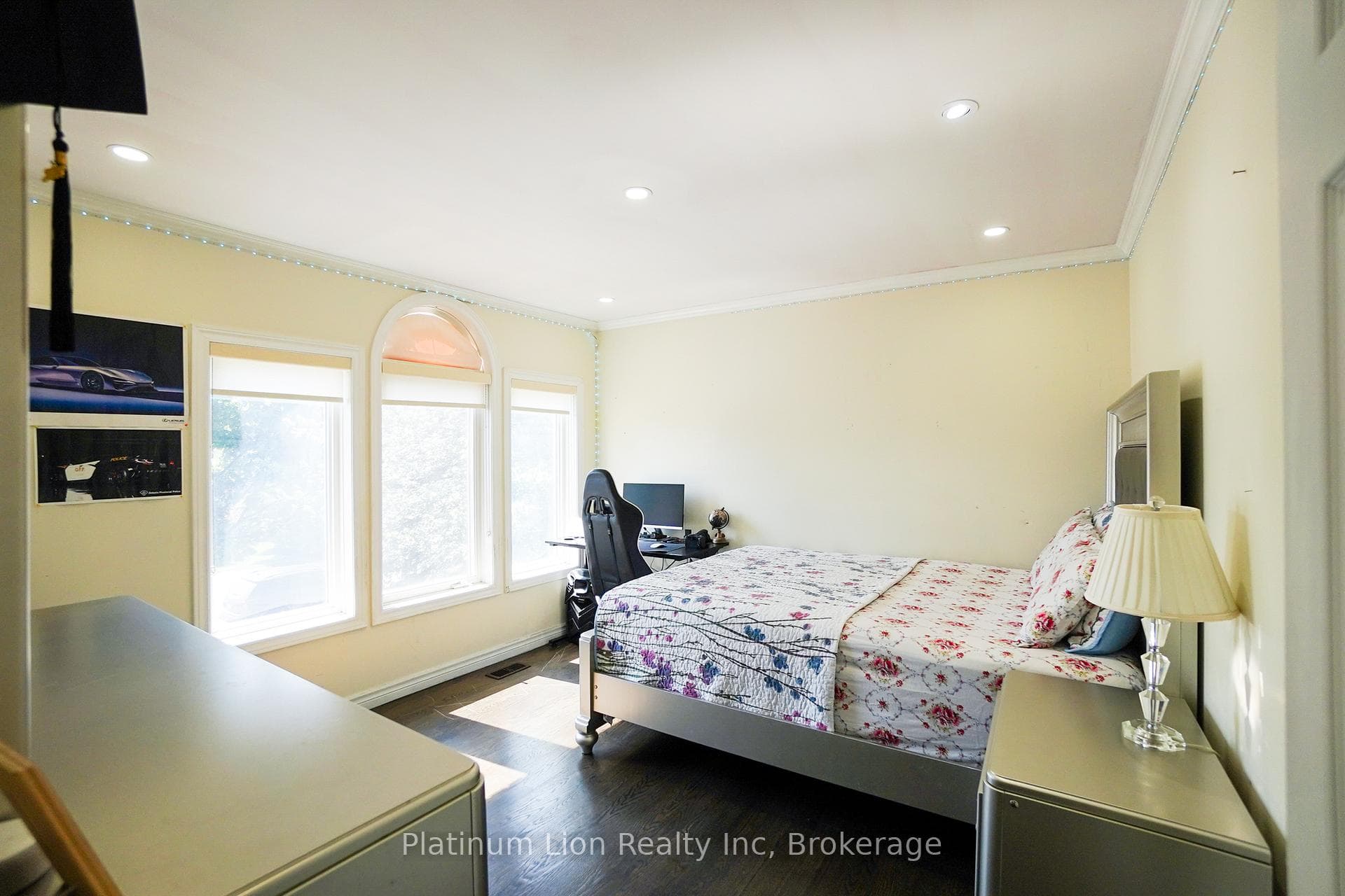 99 Donnici Drive photo 23