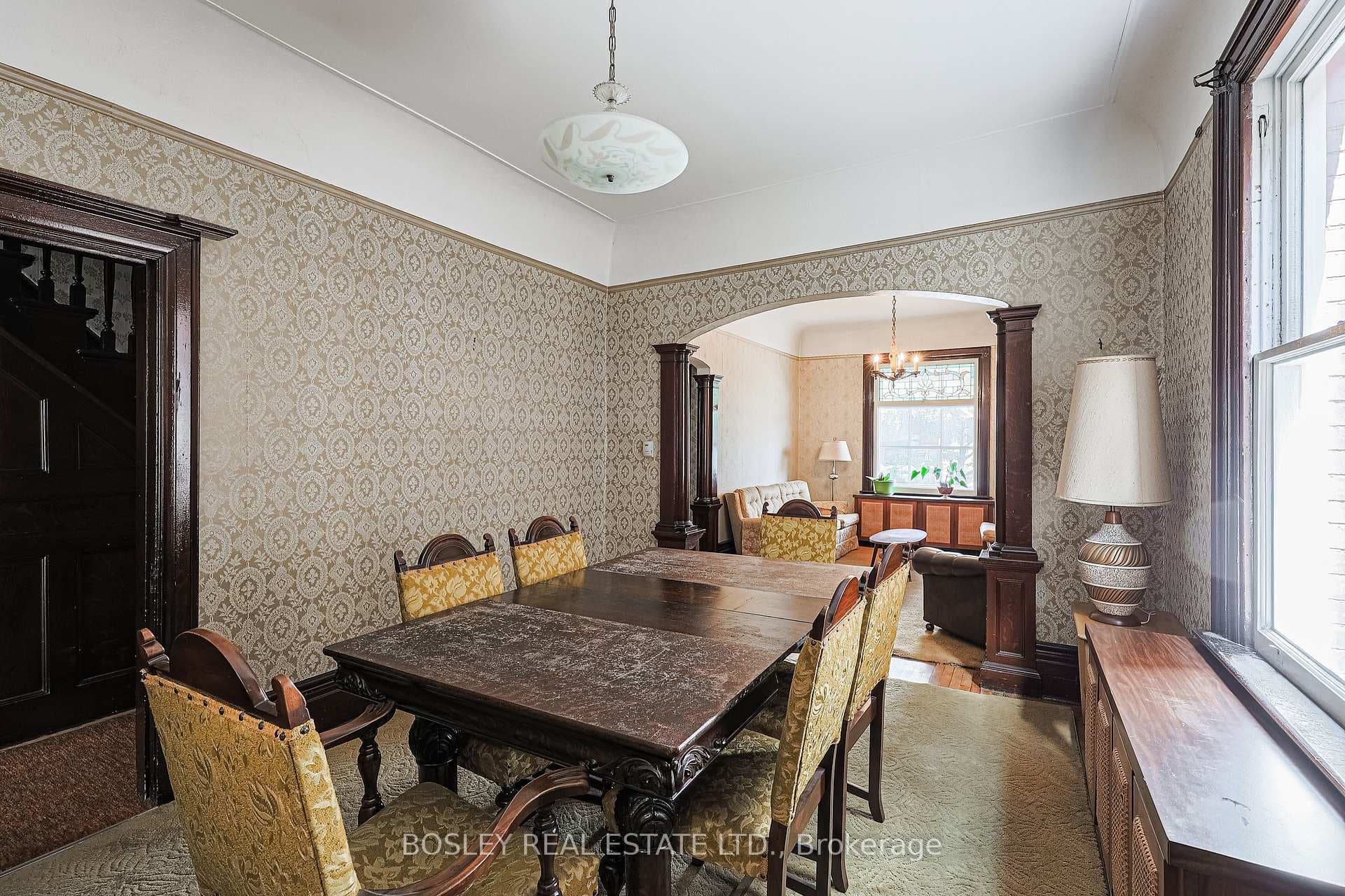 1174 Dovercourt Road photo 9