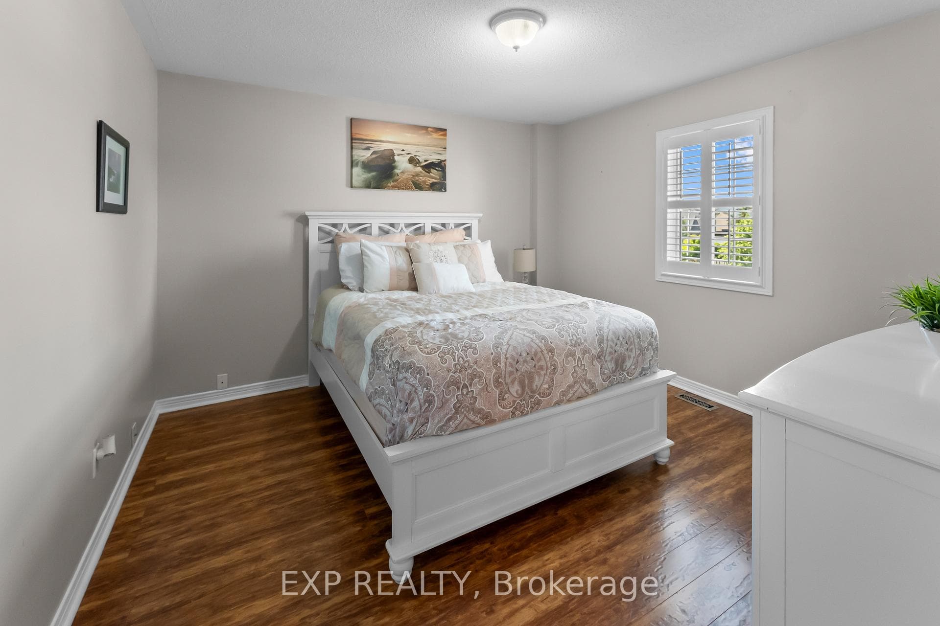 57 Goodman Crescent photo 34