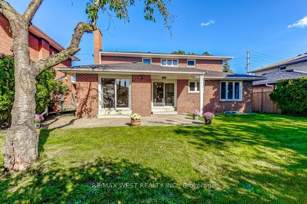 120 Neilson Drive photo 36