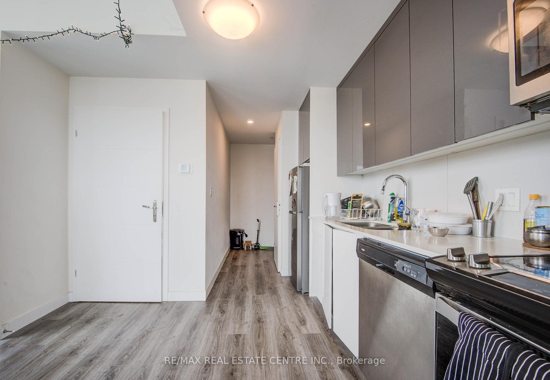 60 Frederick Street Unit 1809 photo 17
