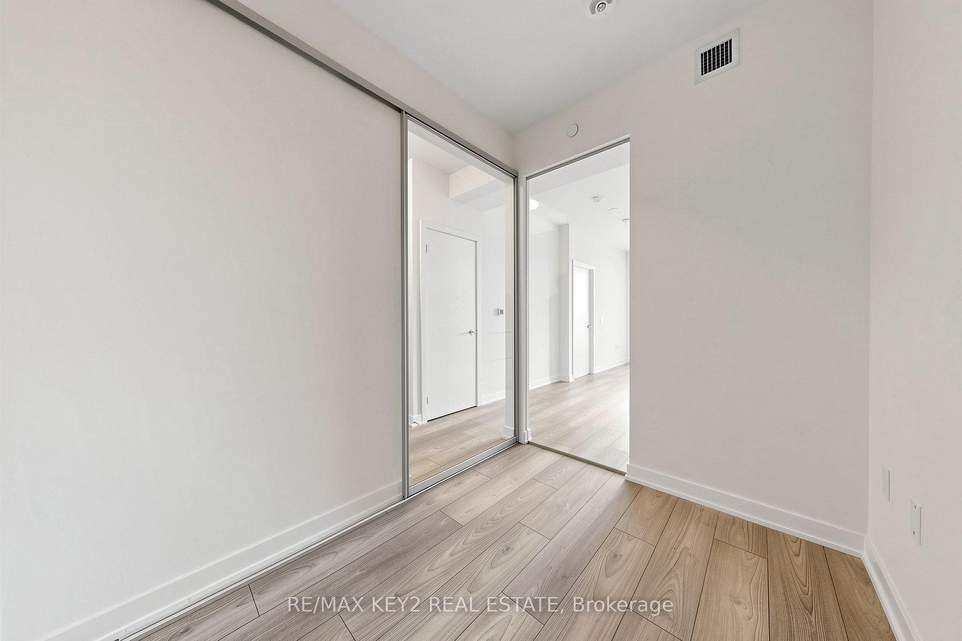 110 Broadway Avenue Unit 2910 photo 13