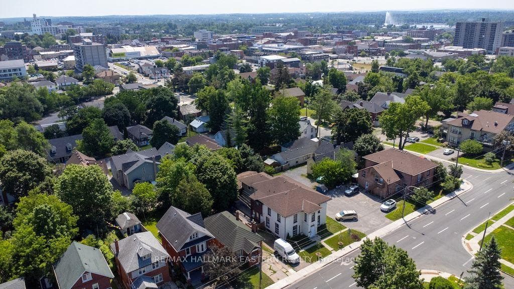 466 Rubidge Street photo 47
