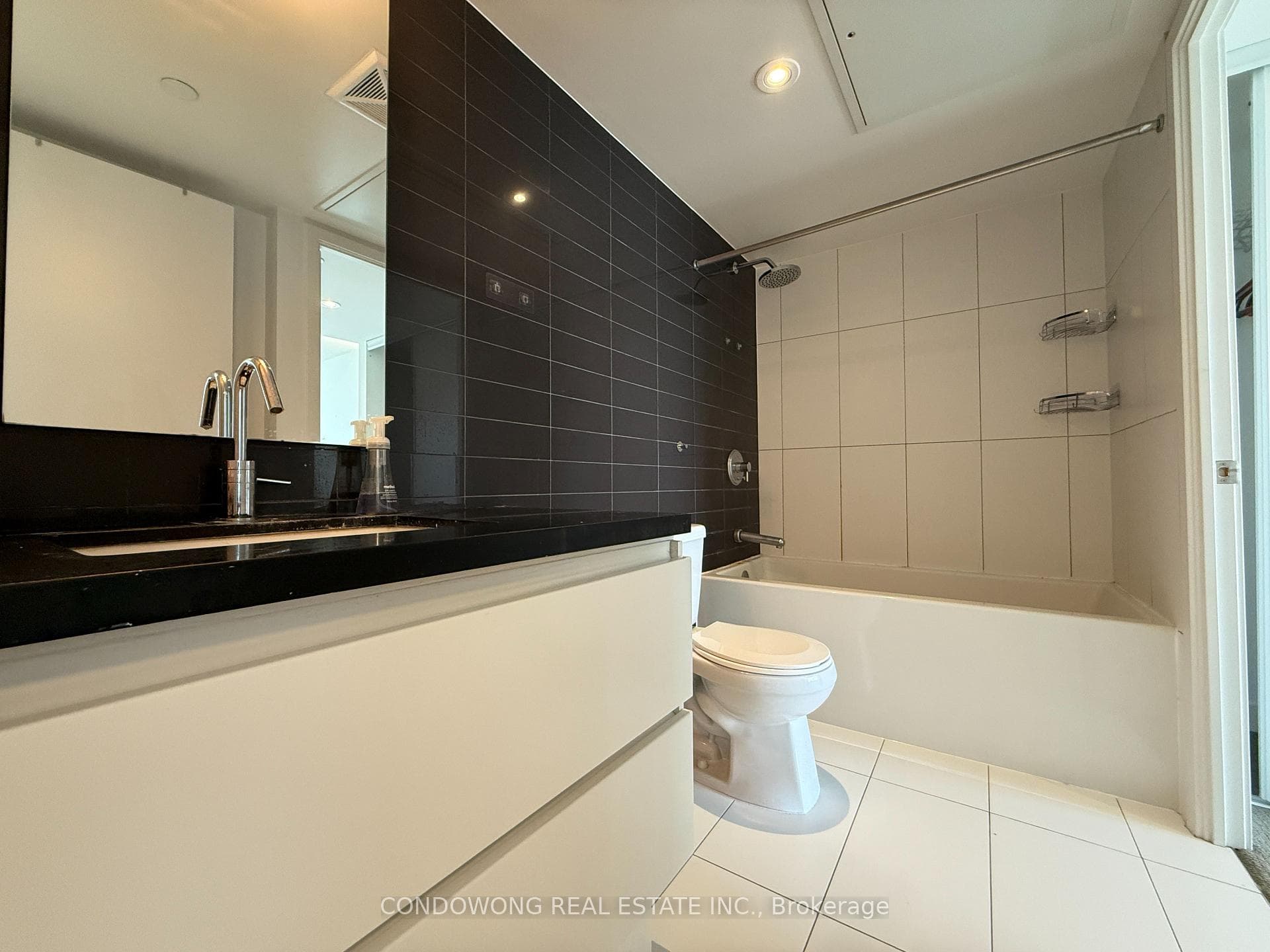 75 Queens Wharf Road Unit 1711 photo 11